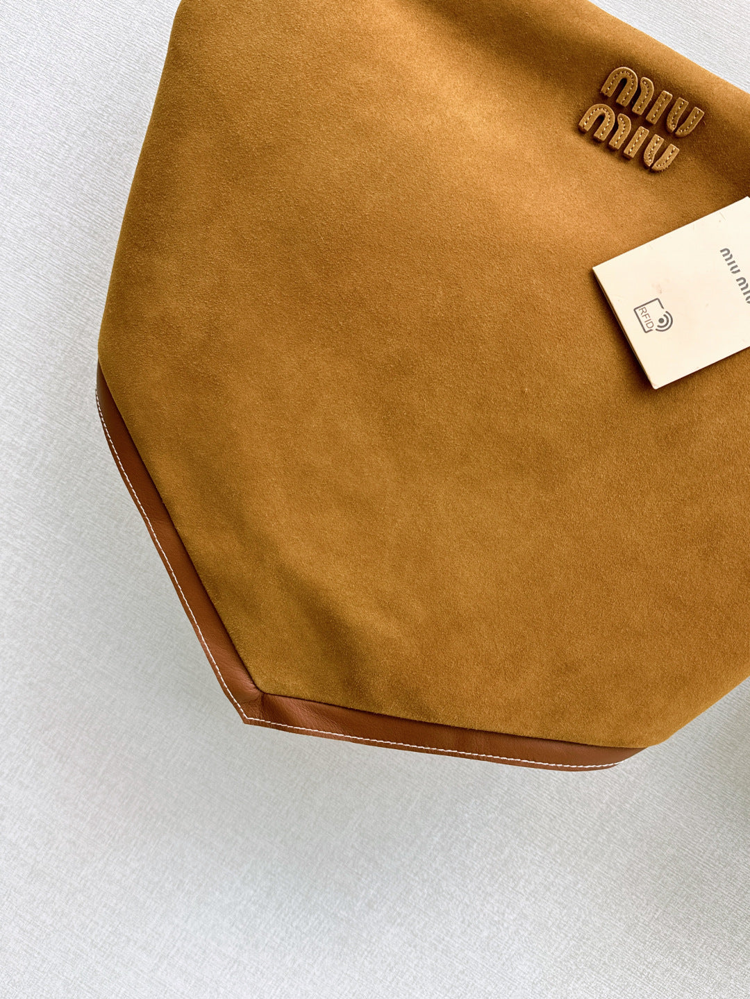 M*u 25ss suede bandana top