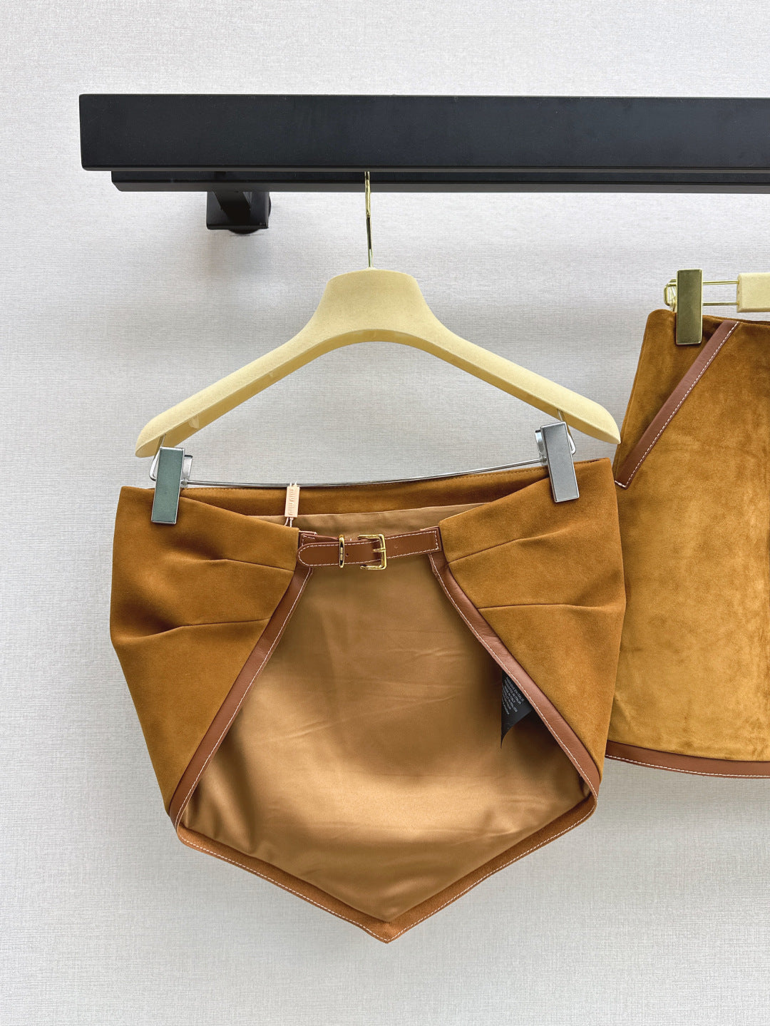 M*u 25ss suede bandana top