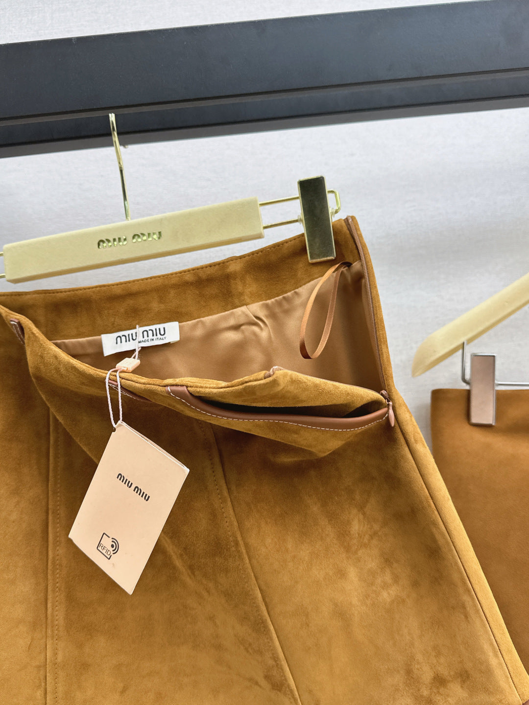 M*u 25ss suede skirt