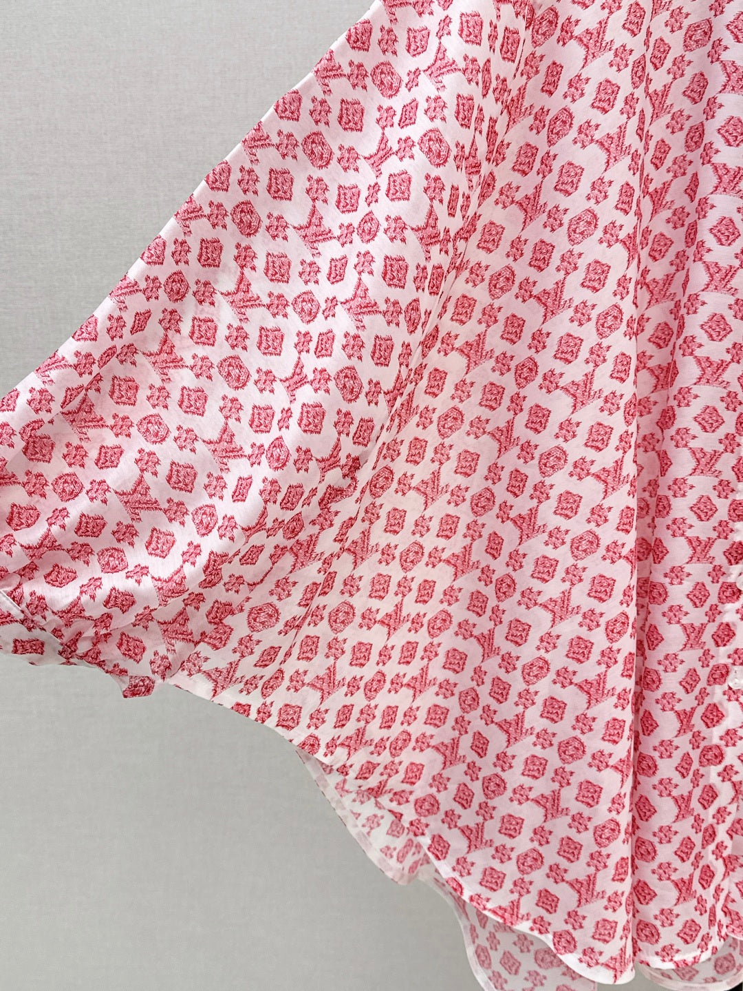 Loui* 25ss long cape blouse