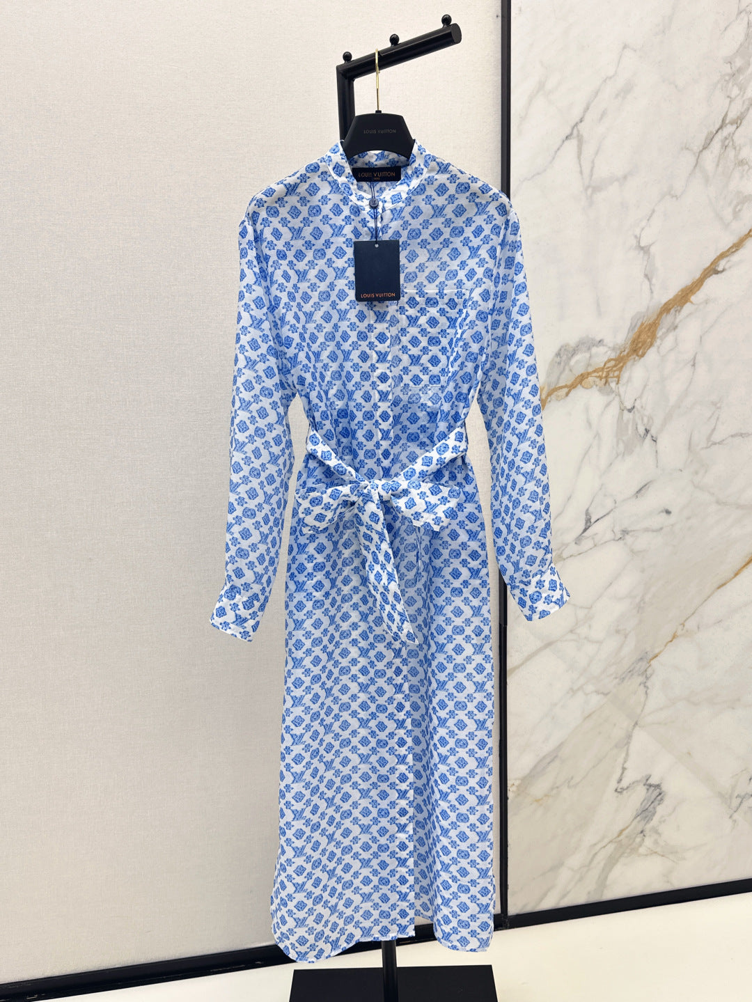 Loui* 25ss 3D monogram shirt dress