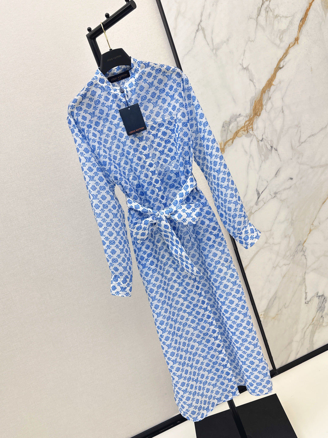 Loui* 25ss 3D monogram shirt dress