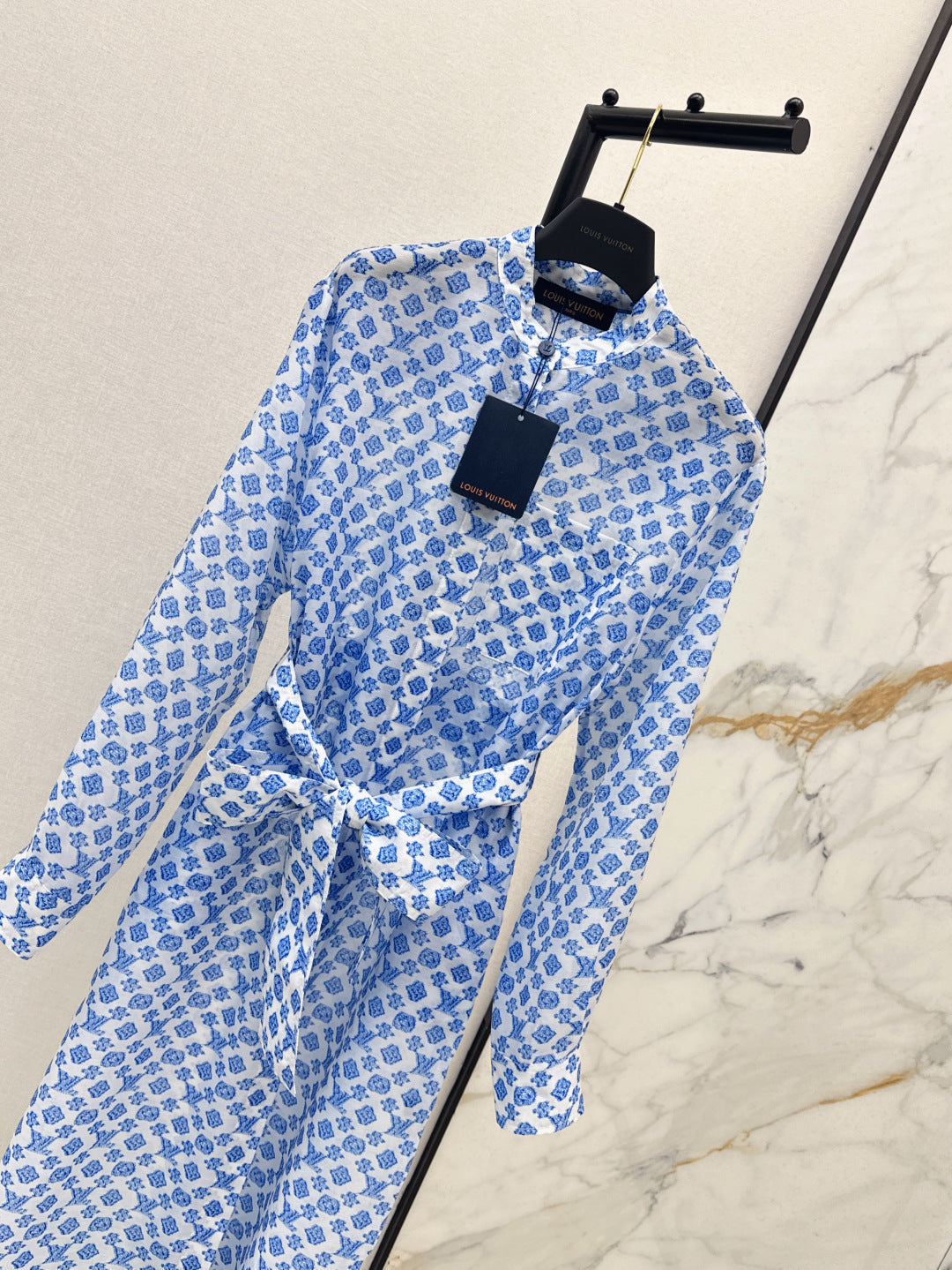Loui* 25ss 3D monogram shirt dress