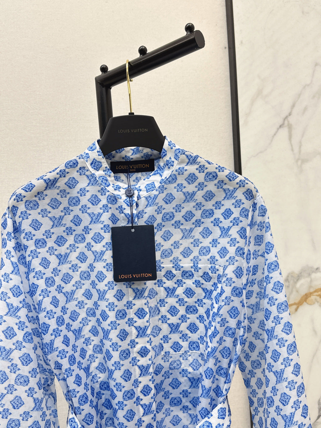 Loui* 25ss 3D monogram shirt dress