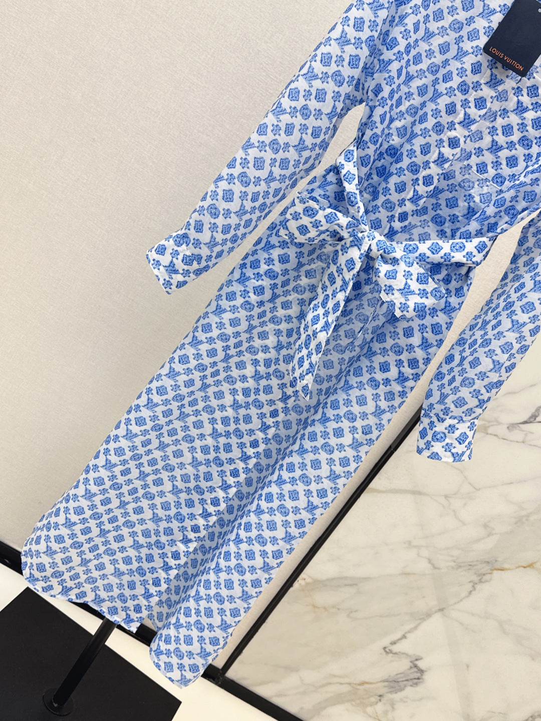 Loui* 25ss 3D monogram shirt dress
