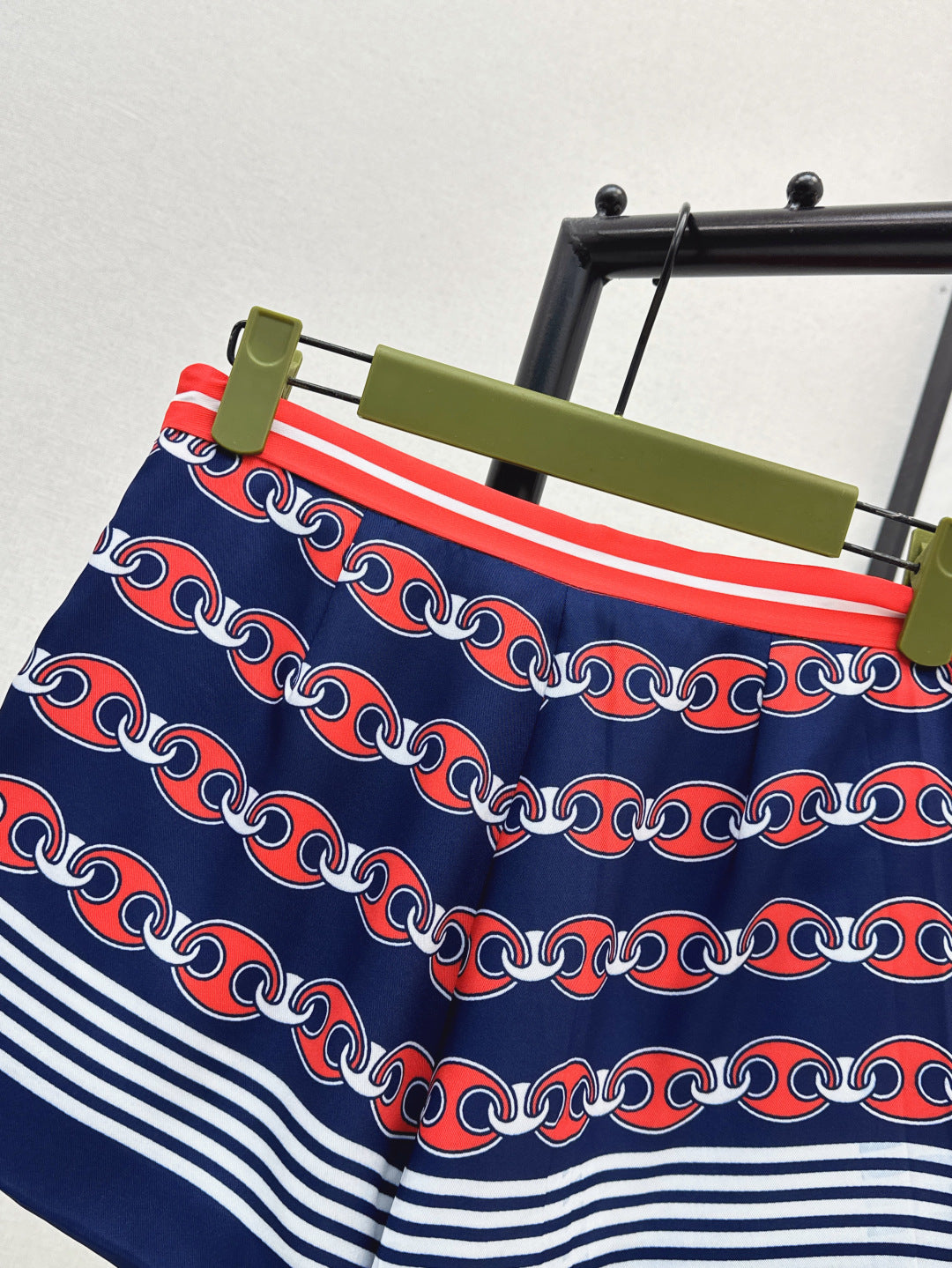 Gu* 25ss chain printed shorts