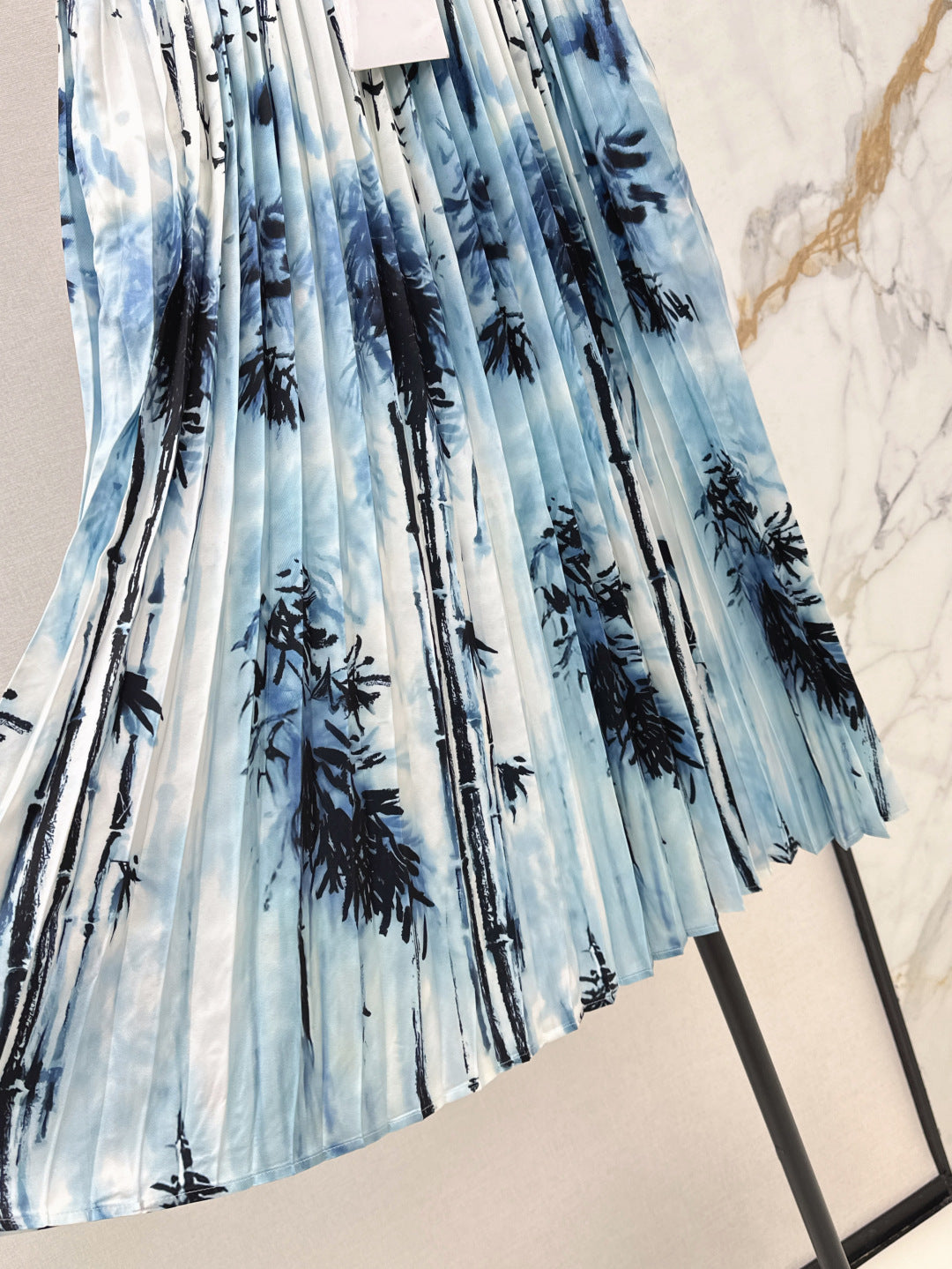 D*r 25ss banbou motif pleated denim skirt