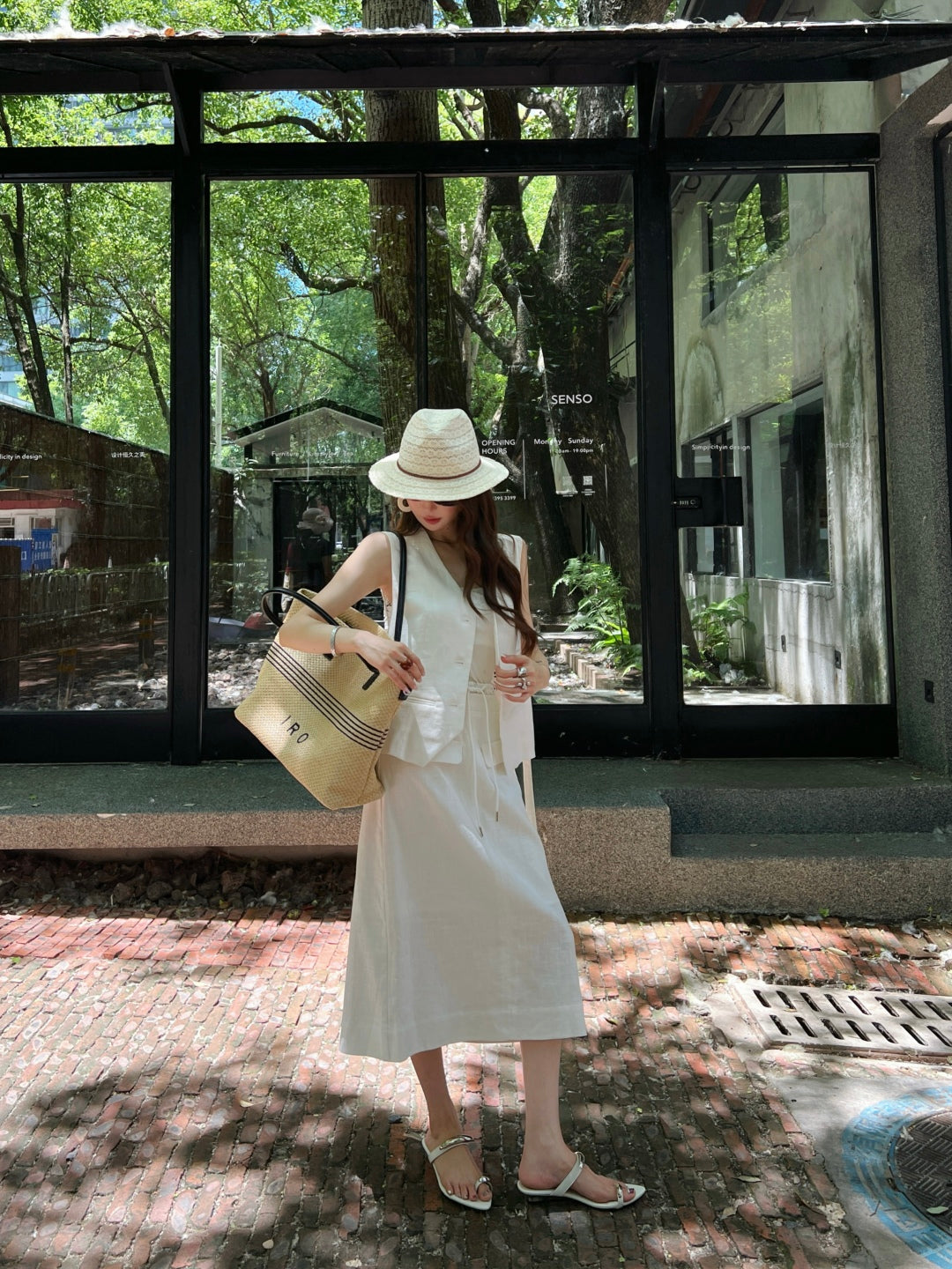 Brune*C 25ss lace vest and skirt set