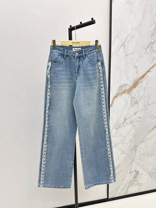 M*u 25ss embroidered trim rhinstones jeans