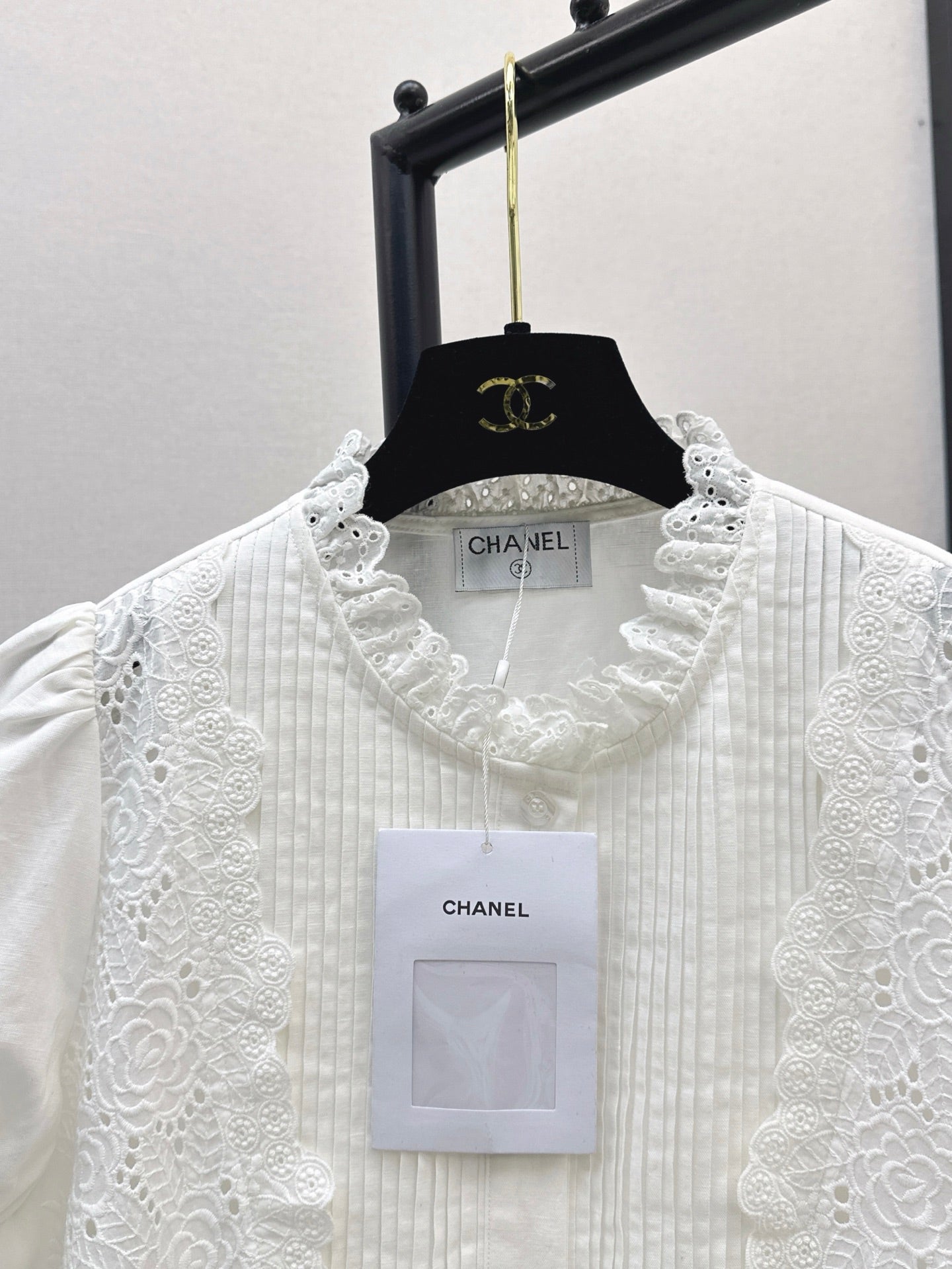 C*nel 25ss embroidered ruff-sleeve shirt