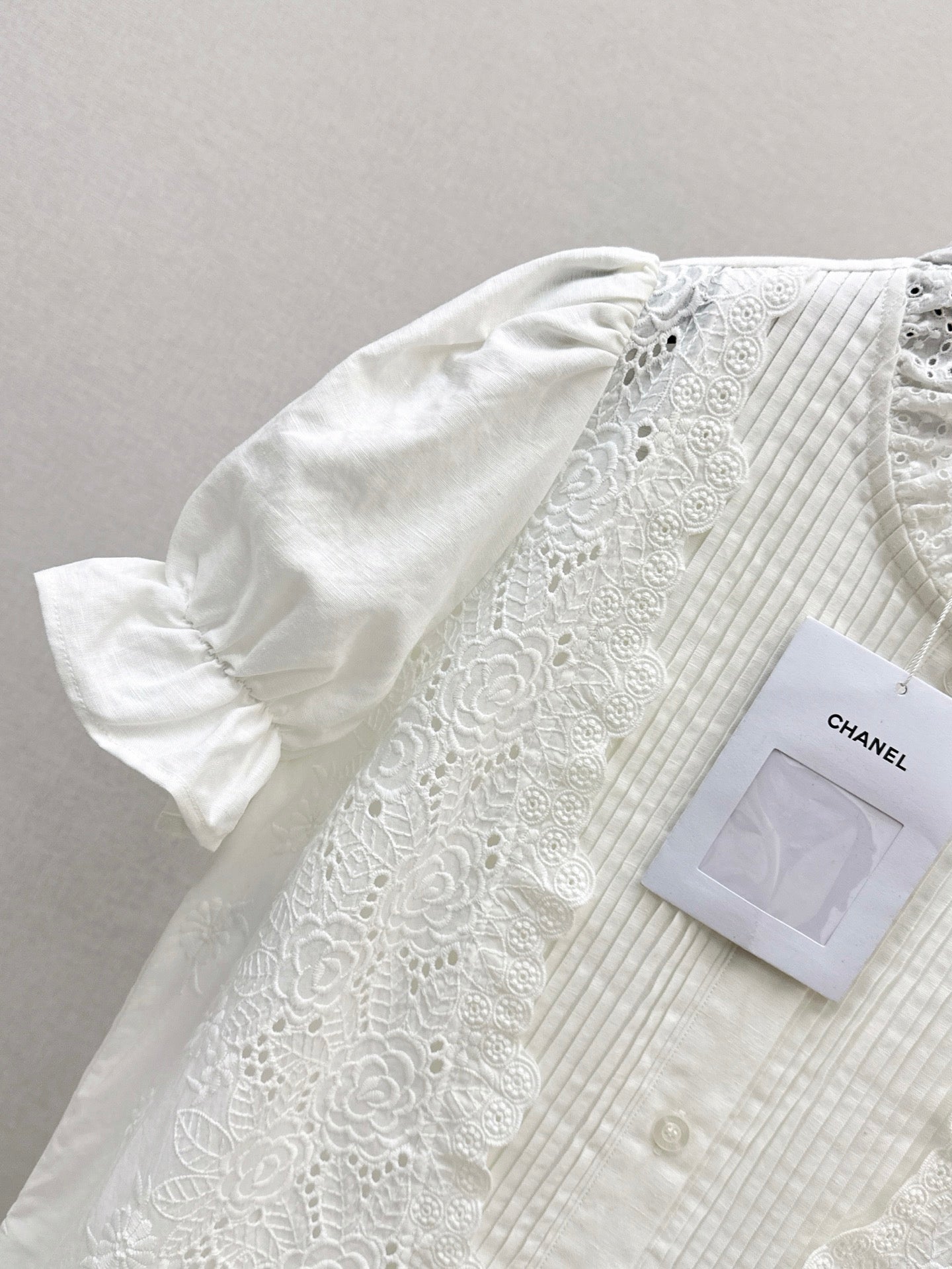 C*nel 25ss embroidered ruff-sleeve shirt