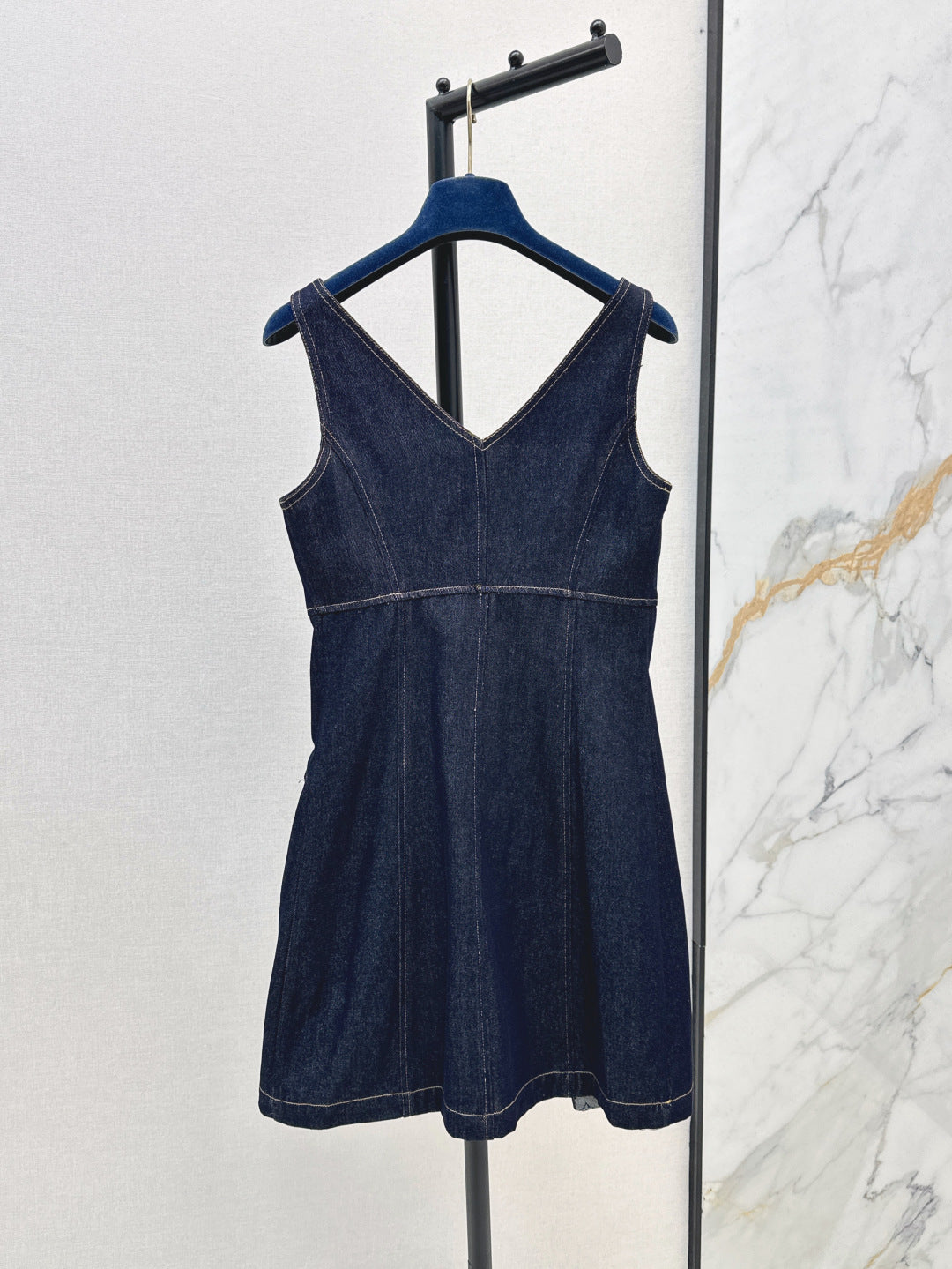 Loui* 25ss v-neck denim mini dress
