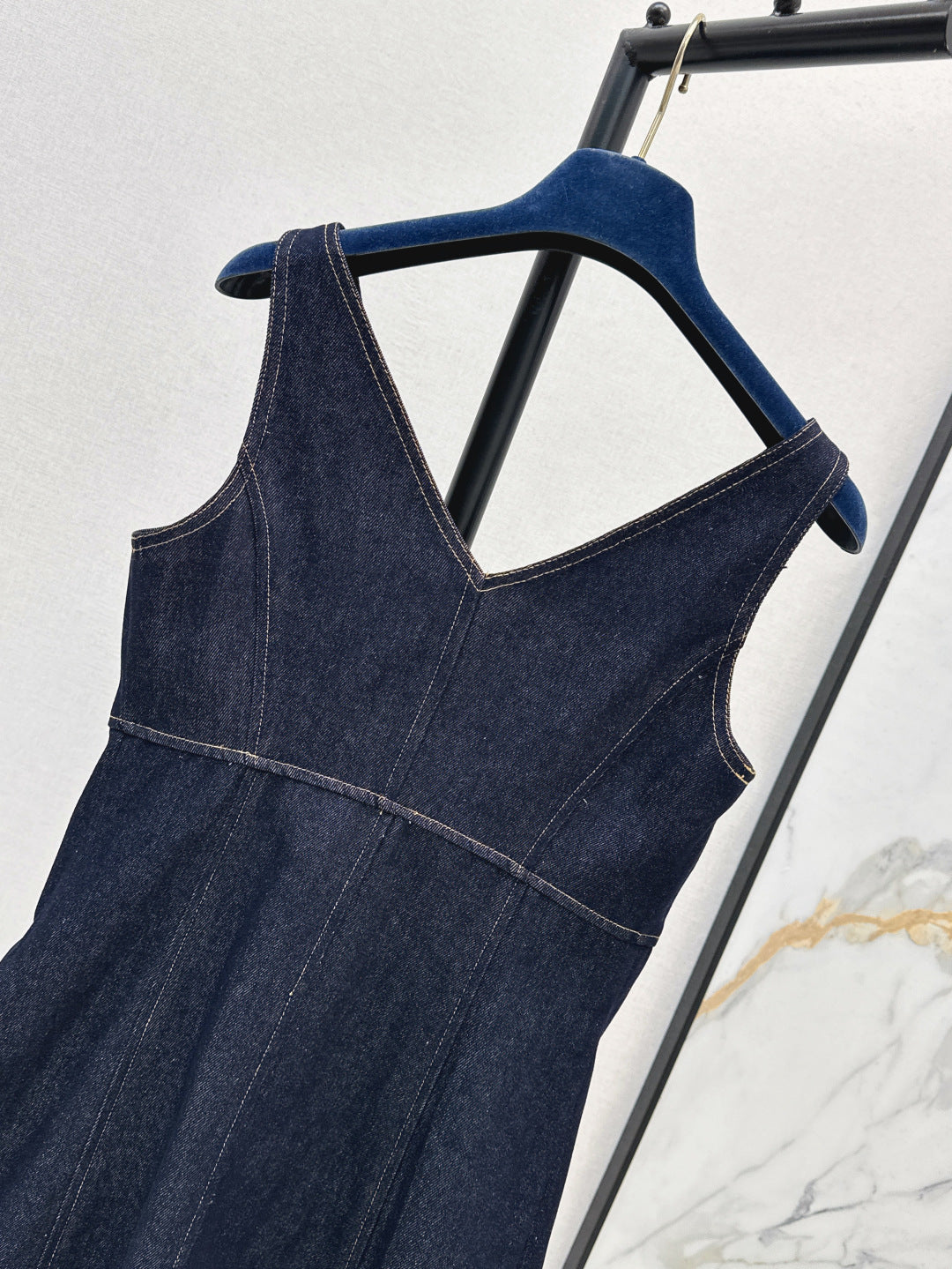 Loui* 25ss v-neck denim mini dress