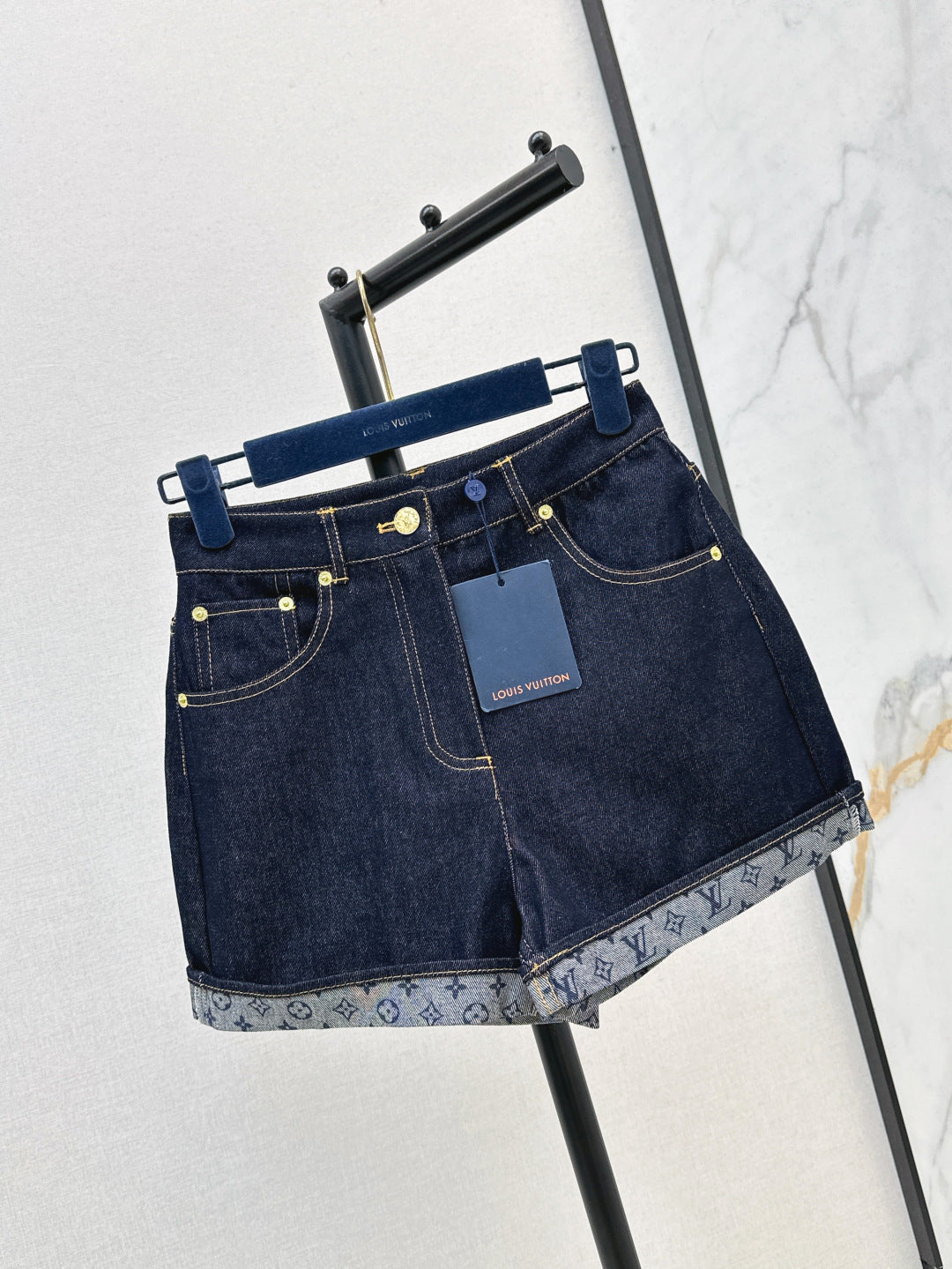 Loui* 25ss cuffed hem denim mini shorts