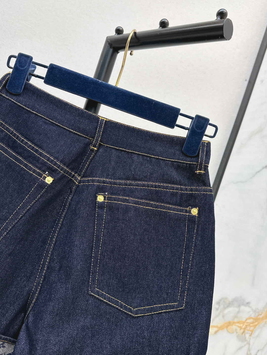 Loui* 25ss cuffed hem denim mini shorts