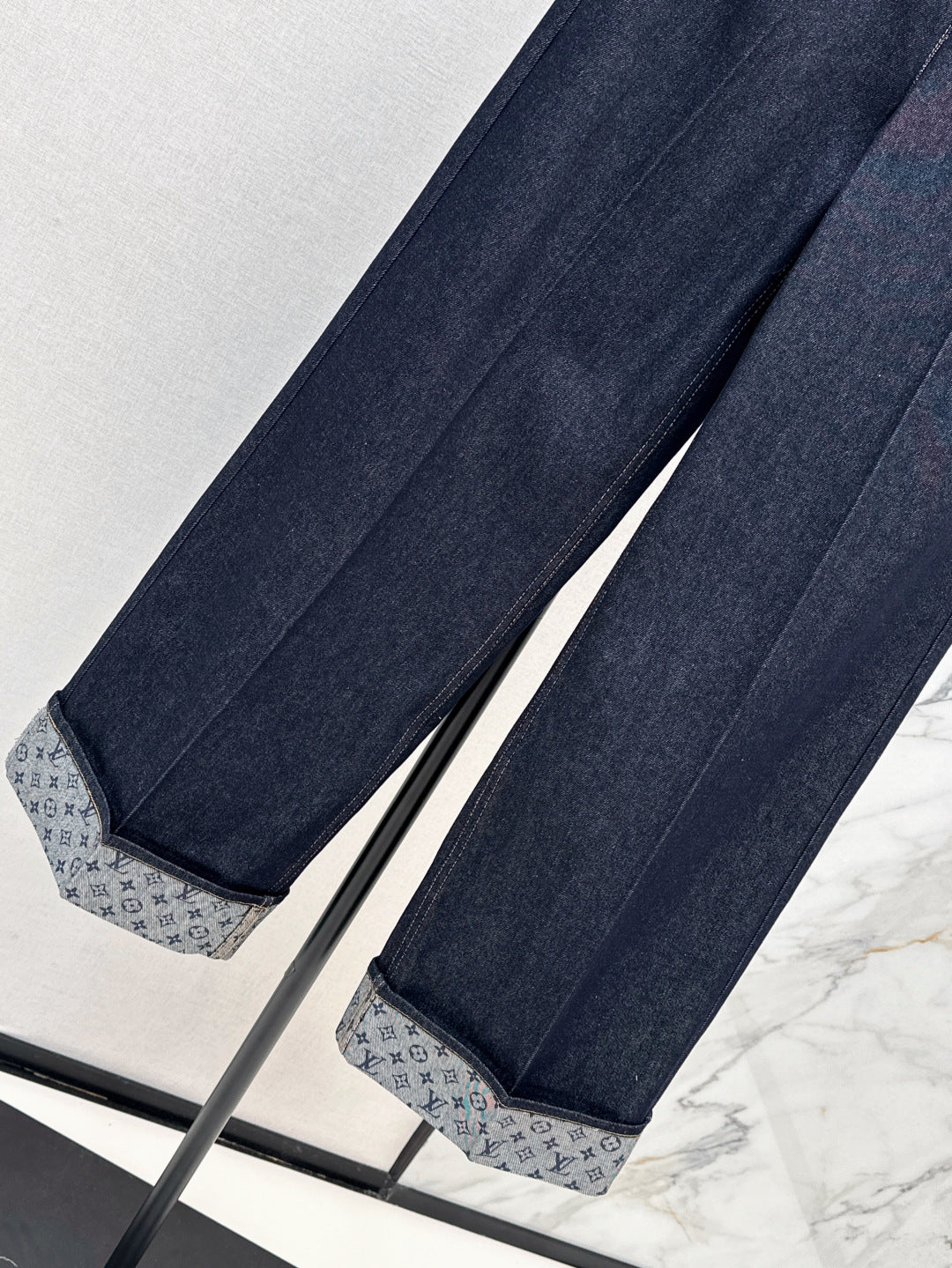 Loui* 25ss cuffed hem flared jeans