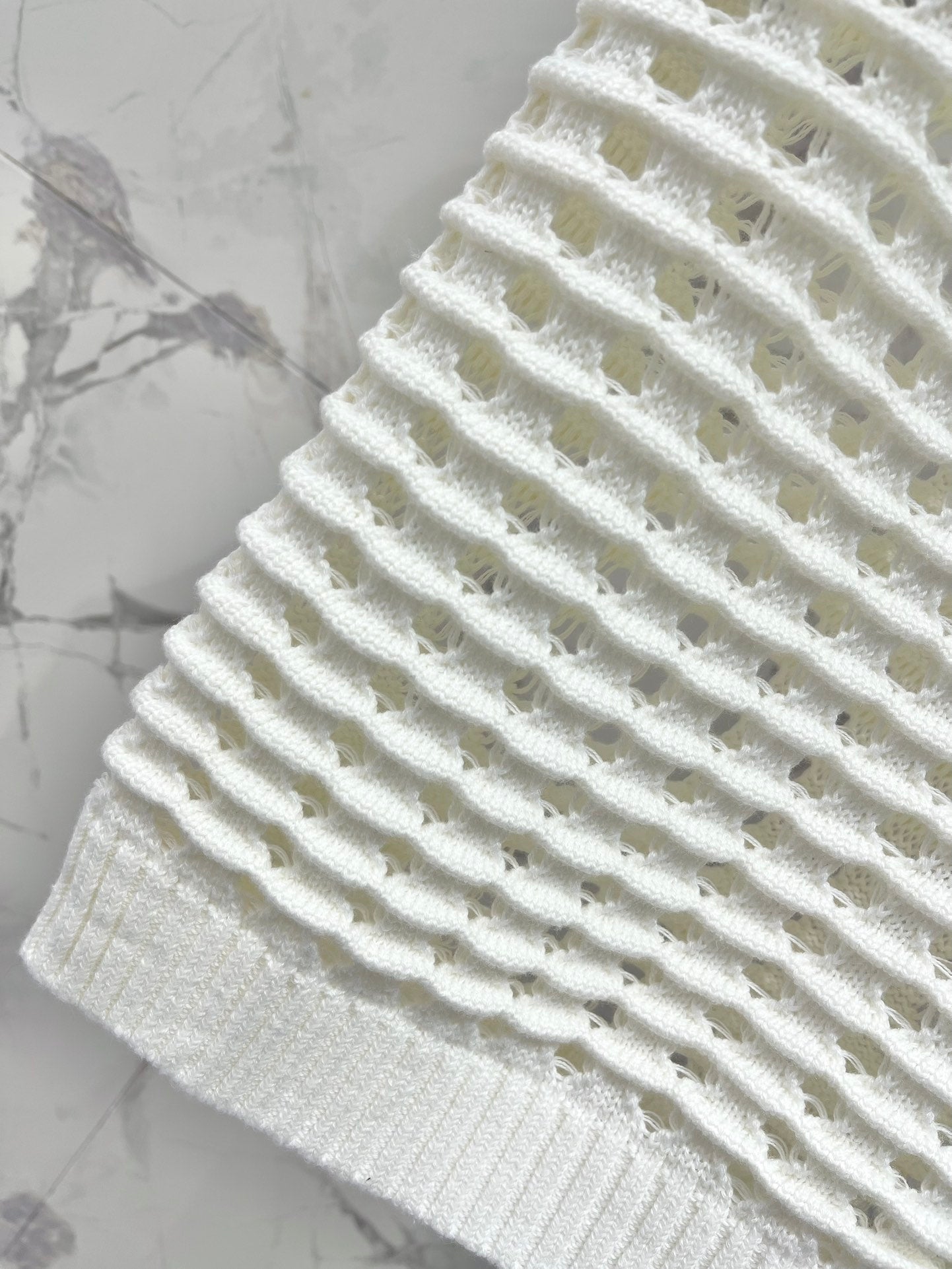 M*u 25ss knitted hollow vest