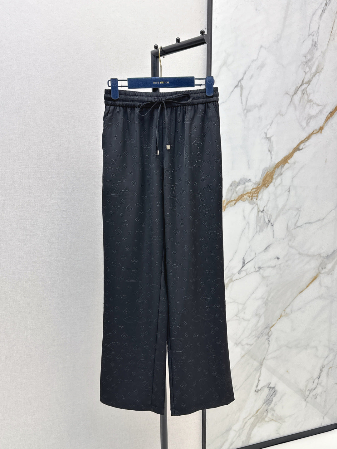 Loui* 25ss monogram accent drawstring pants