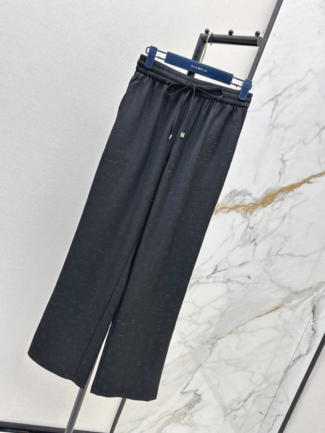 Loui* 25ss monogram accent drawstring pants