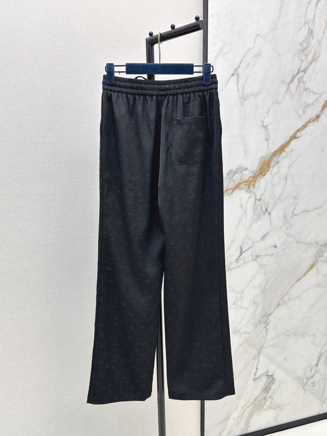 Loui* 25ss monogram accent drawstring pants