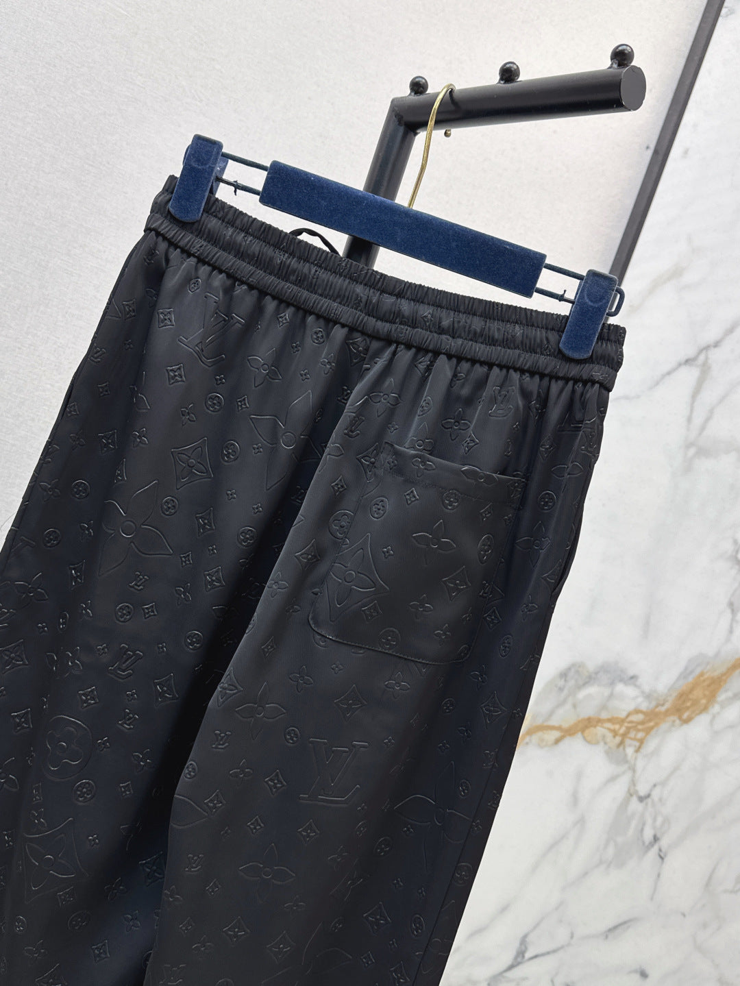 Loui* 25ss monogram accent drawstring pants