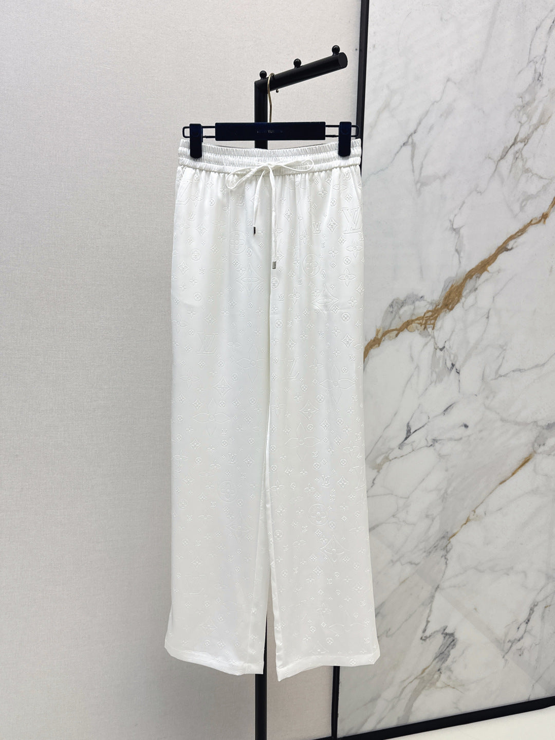Loui* 25ss monogram accent drawstring pants