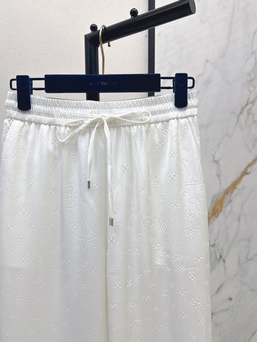 Loui* 25ss monogram accent drawstring pants