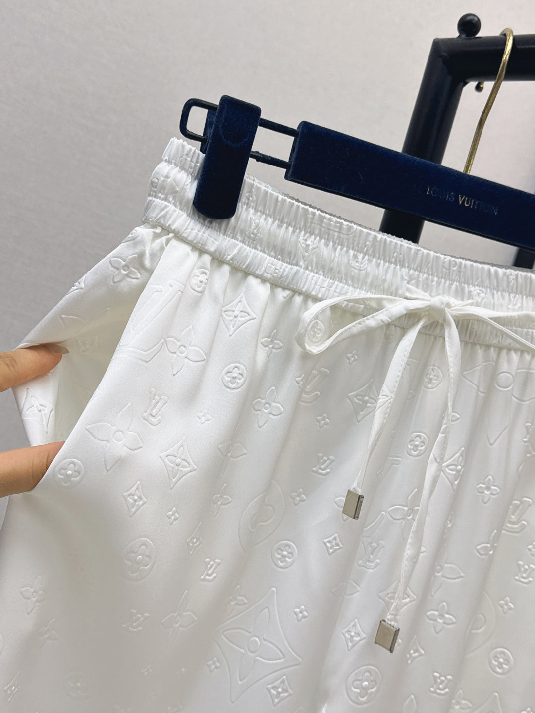 Loui* 25ss monogram accent drawstring pants