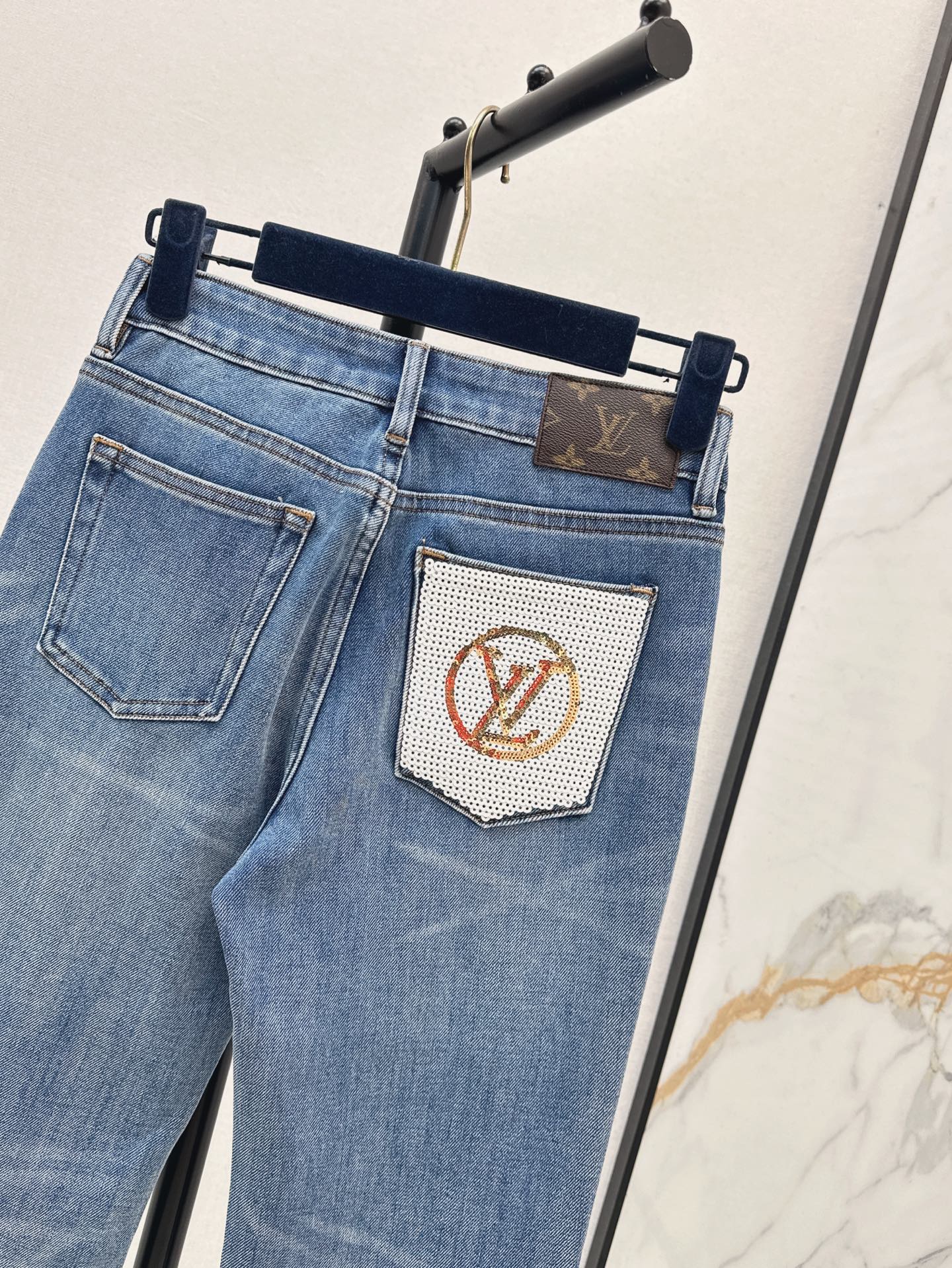 Loui* 25ss embroidered pocket jeans