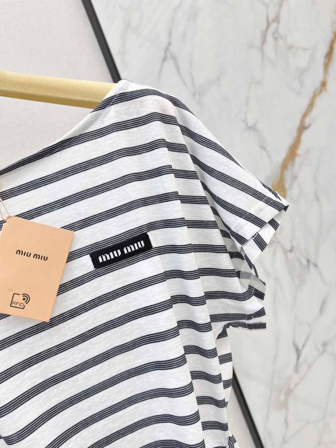 M*u 25ss boat neck top