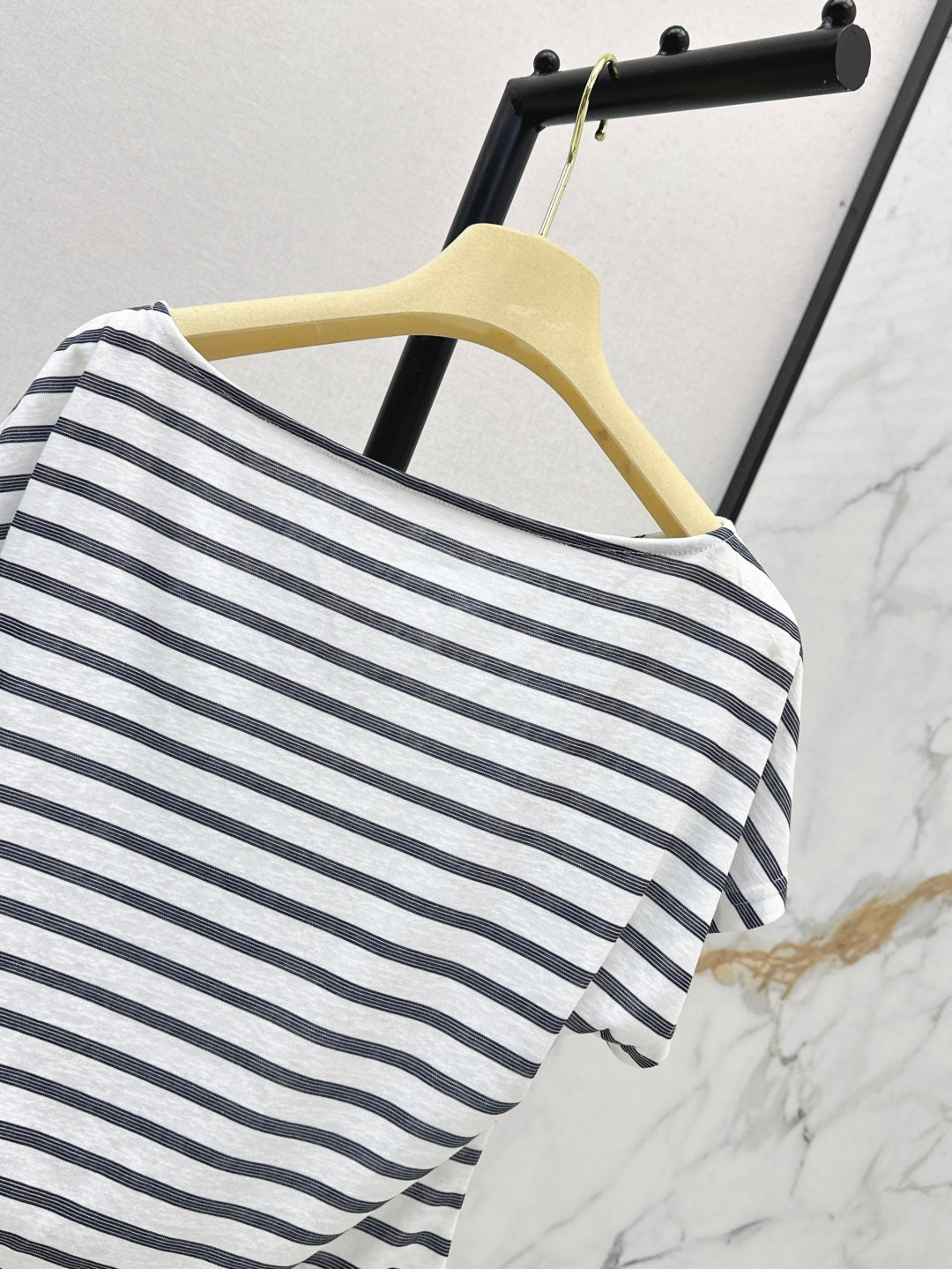 M*u 25ss boat neck top