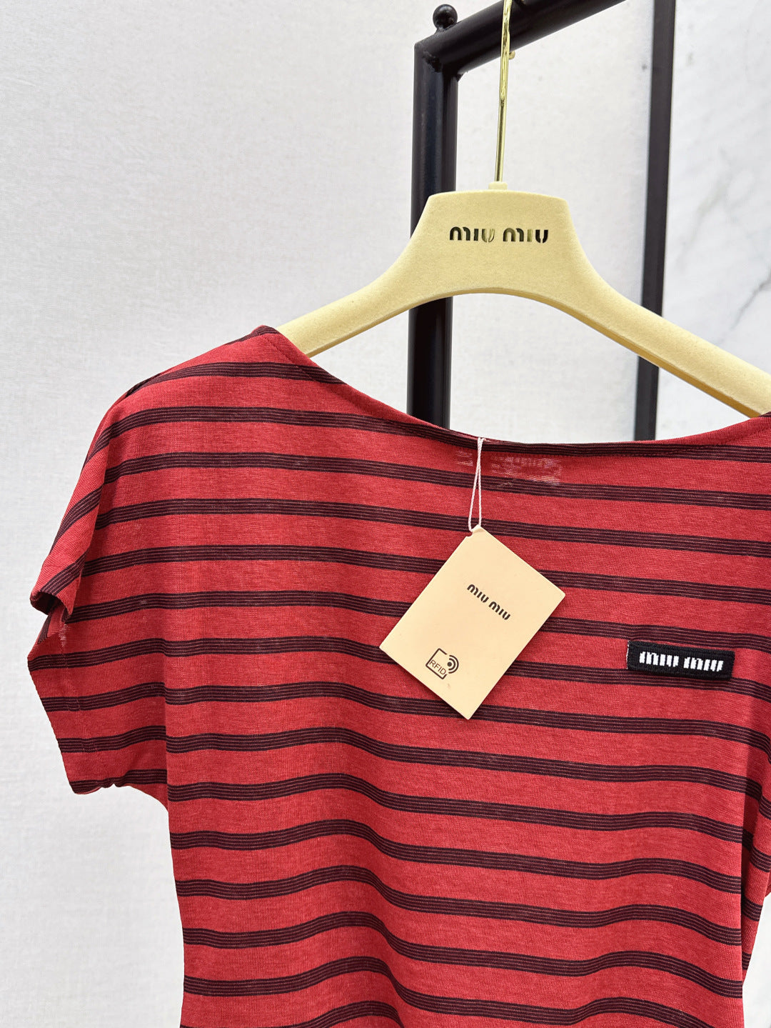 M*u 25ss boat neck top