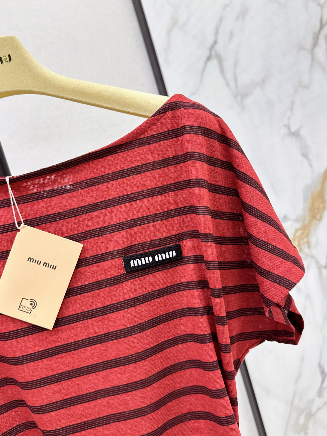 M*u 25ss boat neck top