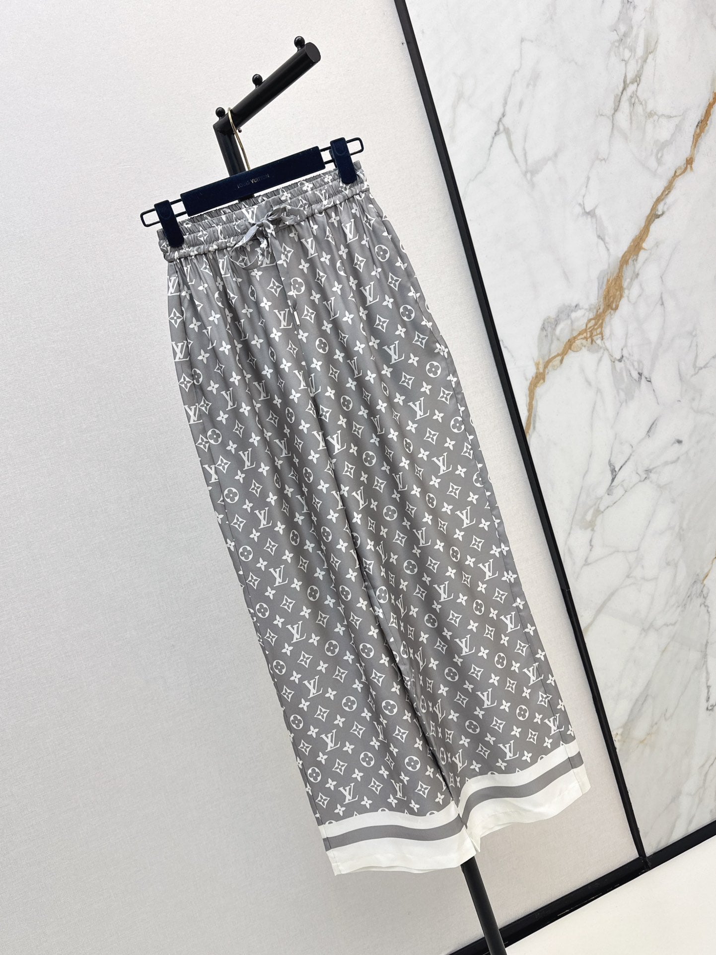 Loui* 25ss monogram silk pants