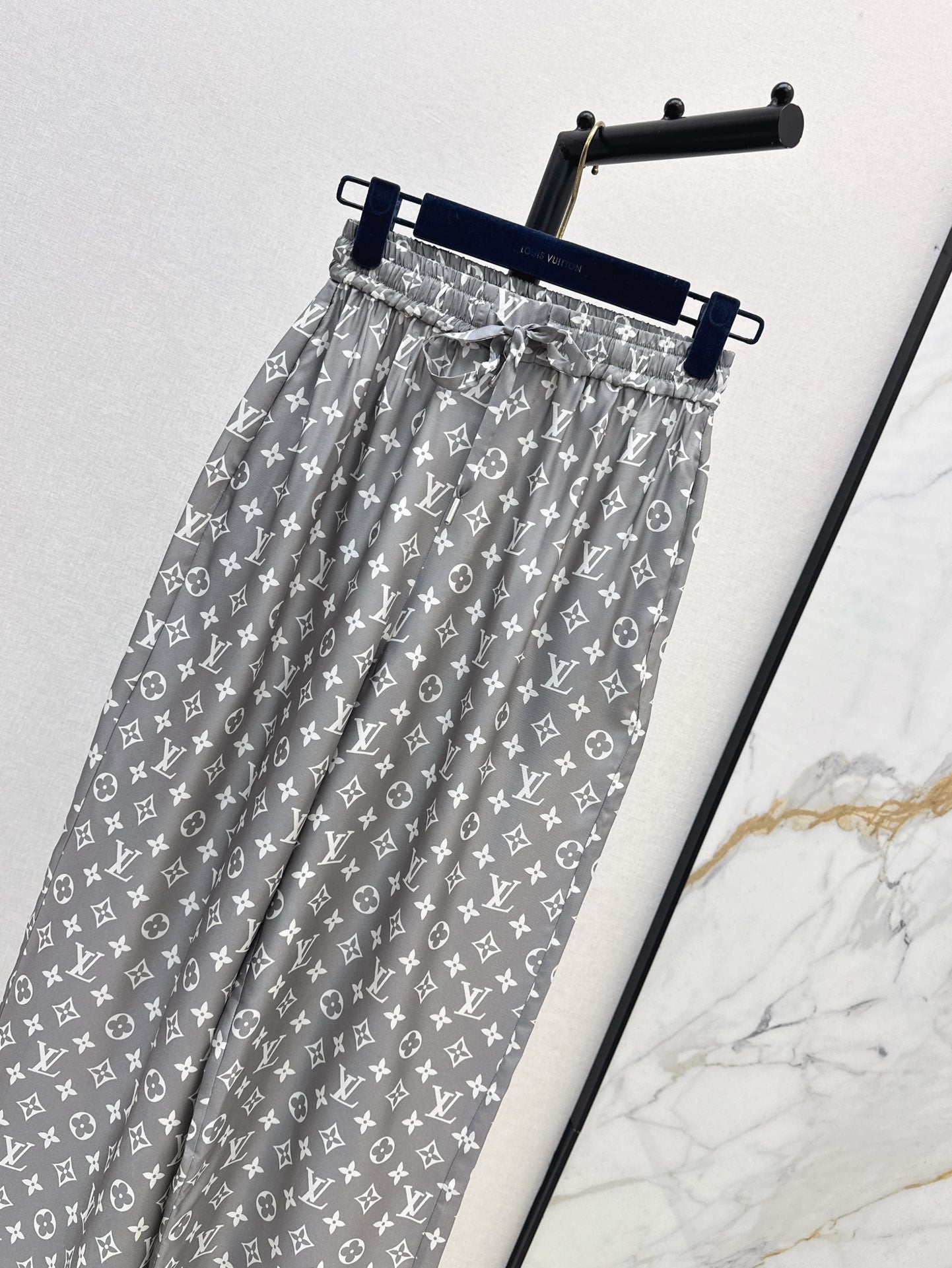 Loui* 25ss monogram silk pants