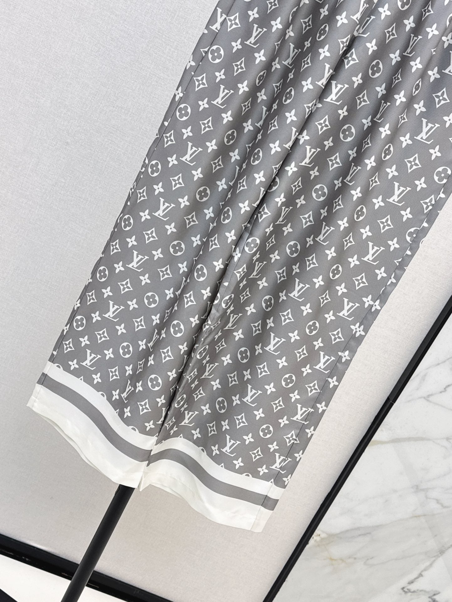 Loui* 25ss monogram silk pants