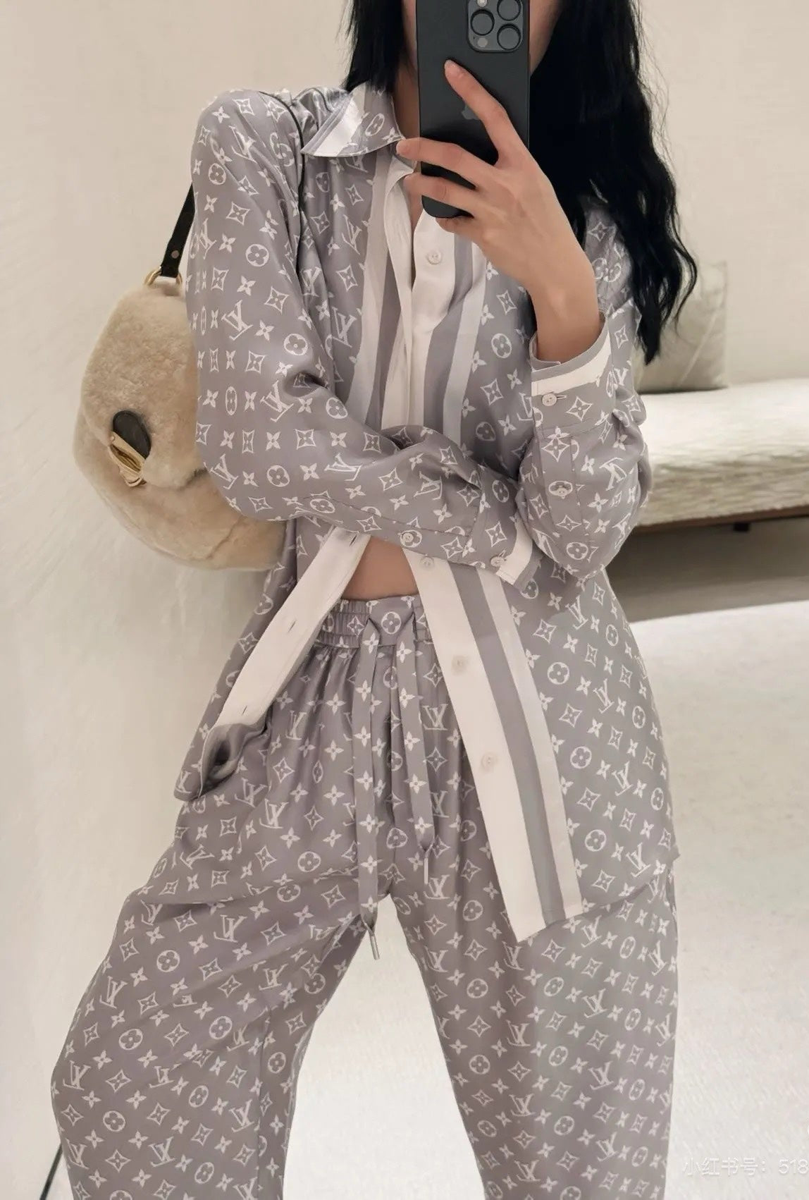 Loui* 25ss monogram silk pants