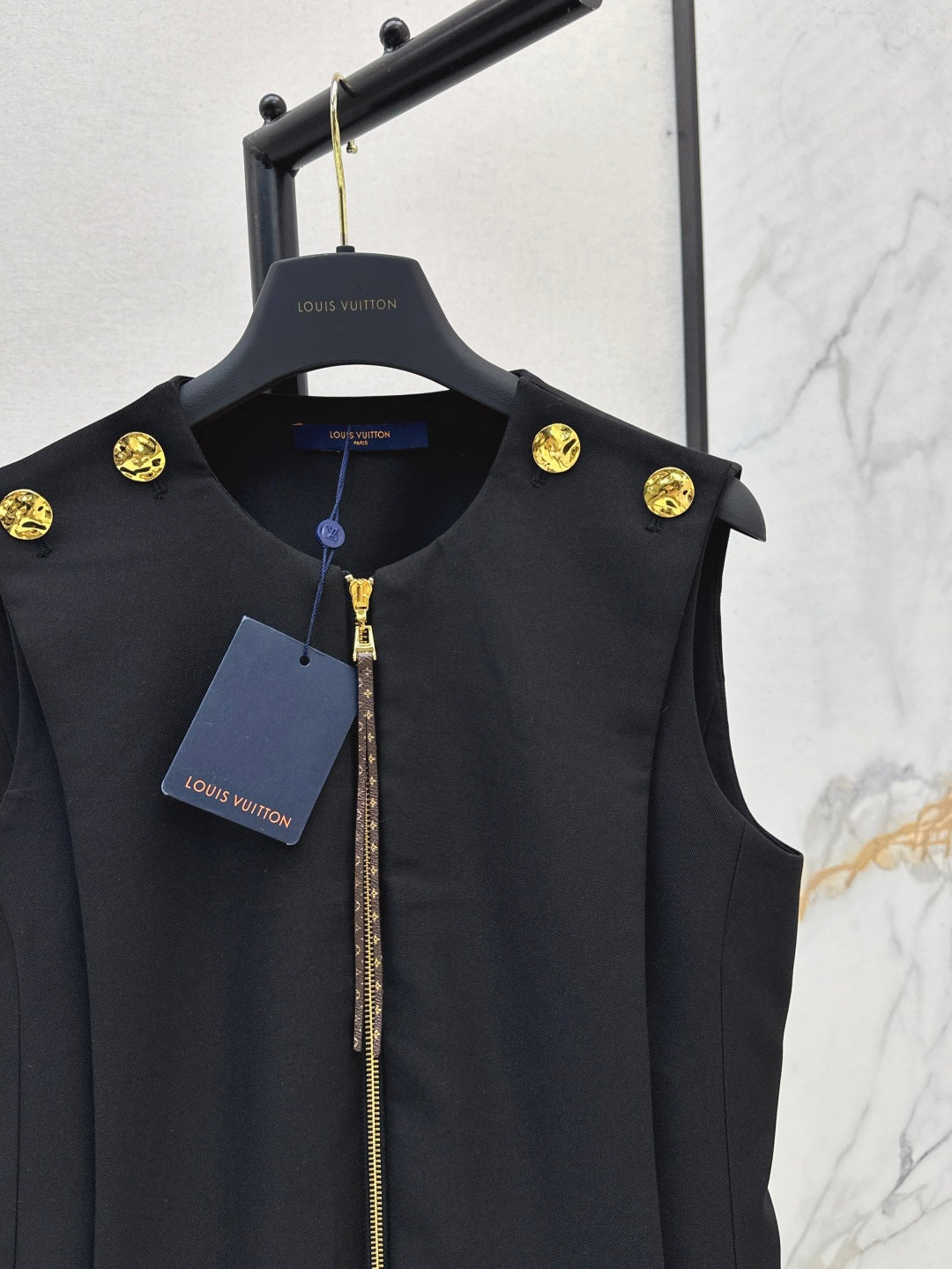 Loui* 25ss button detail dress