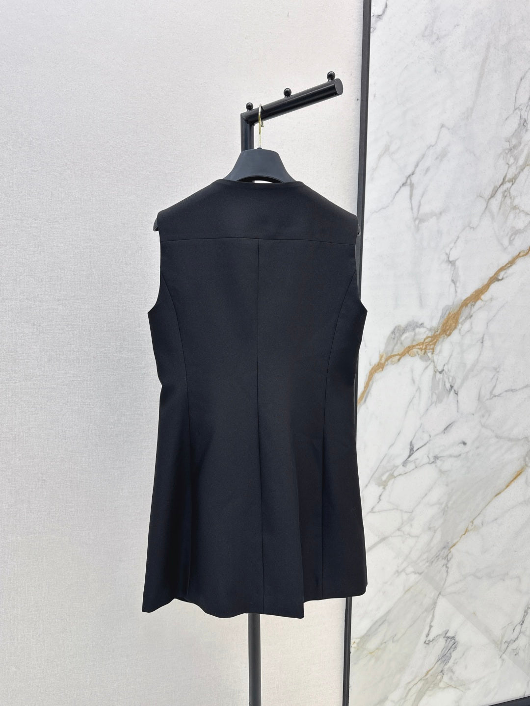 Loui* 25ss button detail dress