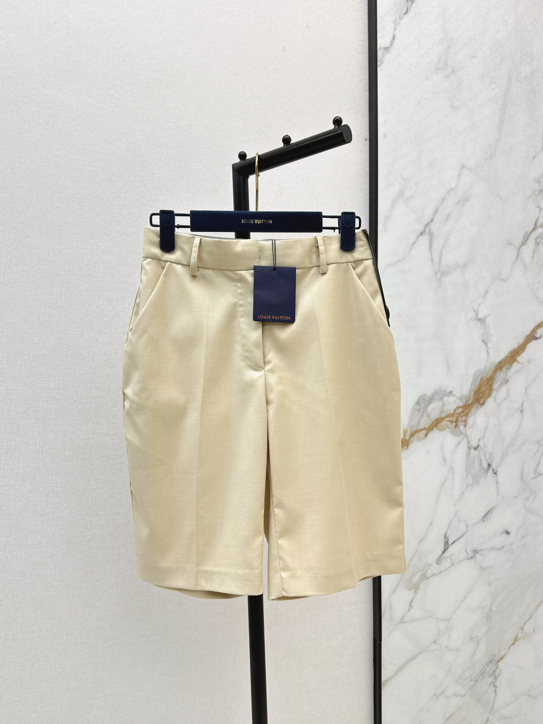 Loui* 25ss tailored bermuda shorts