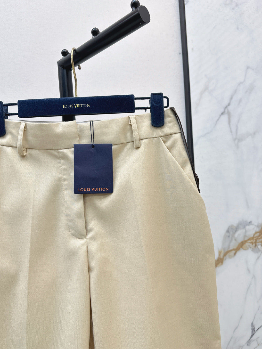 Loui* 25ss tailored bermuda shorts