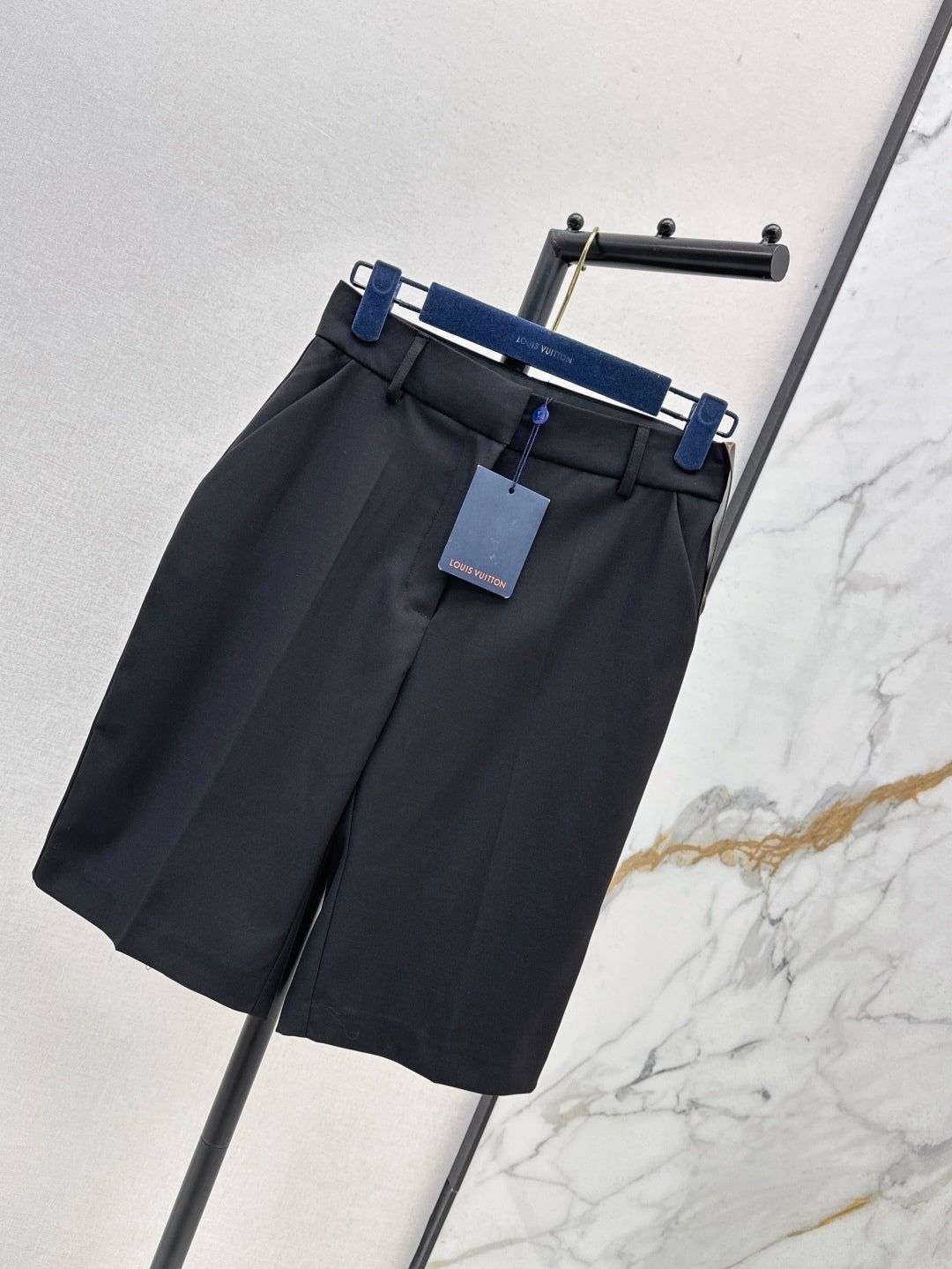 Loui* 25ss tailored bermuda shorts