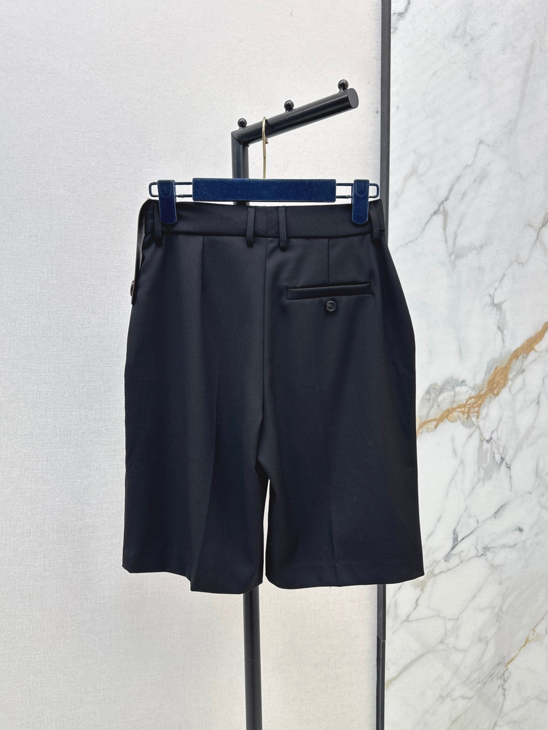 Loui* 25ss tailored bermuda shorts