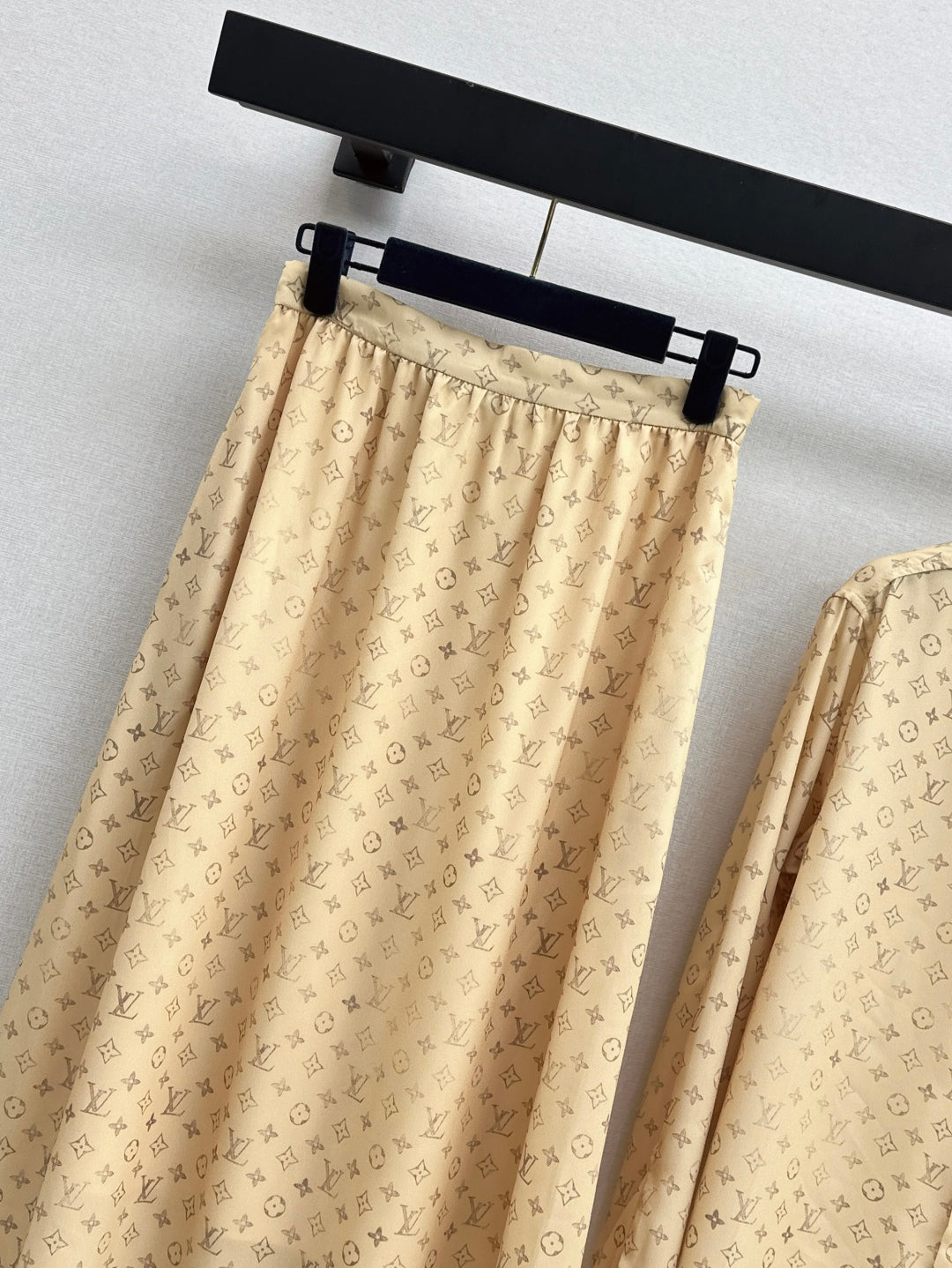 Loui* 25ss washed monogram maxi skirts