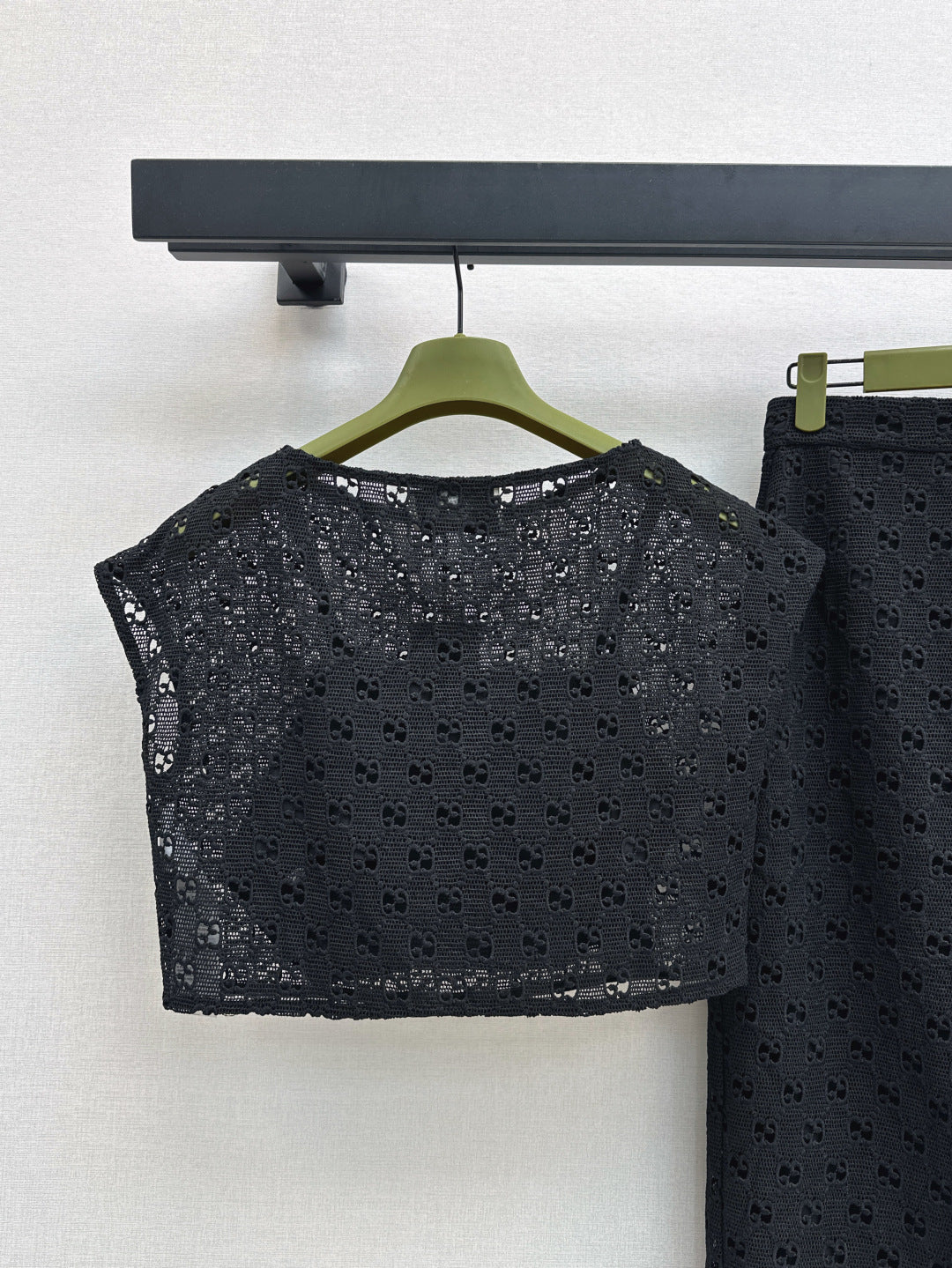 Gu* 25ss GG macrame top and skirt set