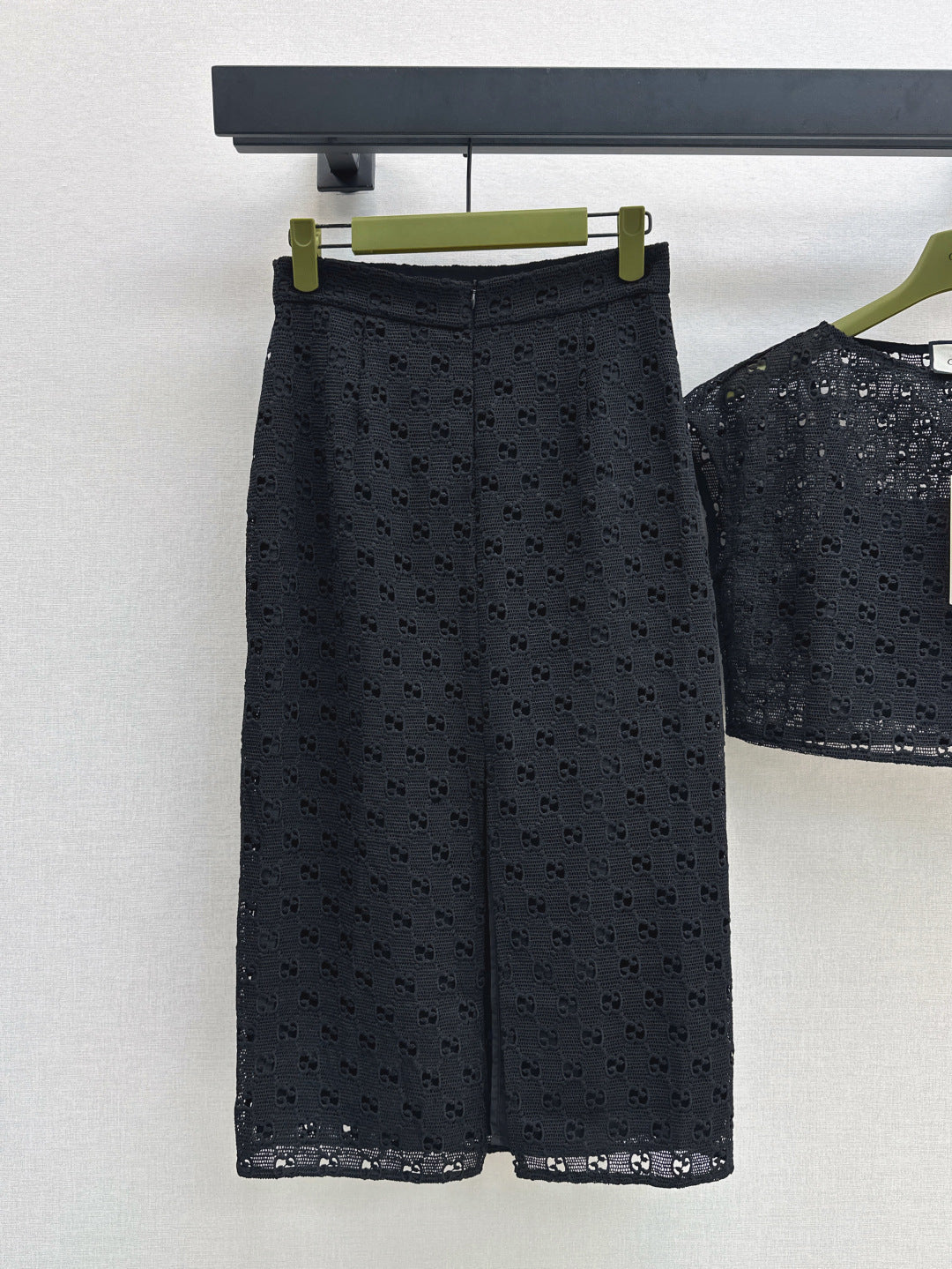 Gu* 25ss GG macrame top and skirt set