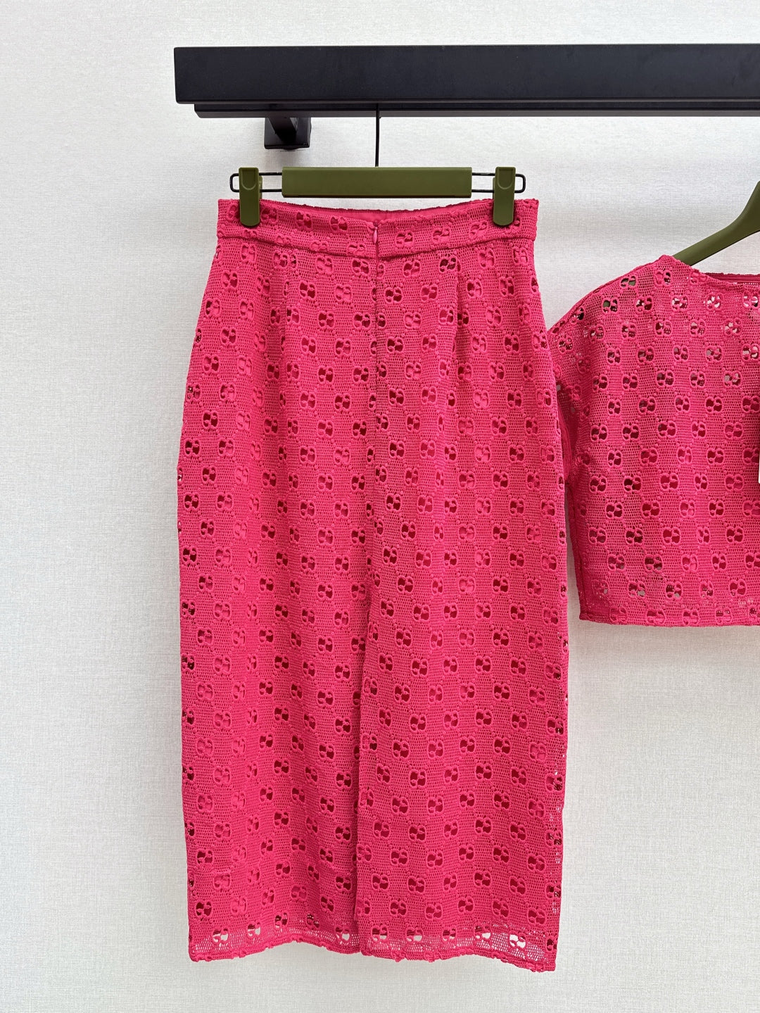 Gu* 25ss GG macrame top and skirt set