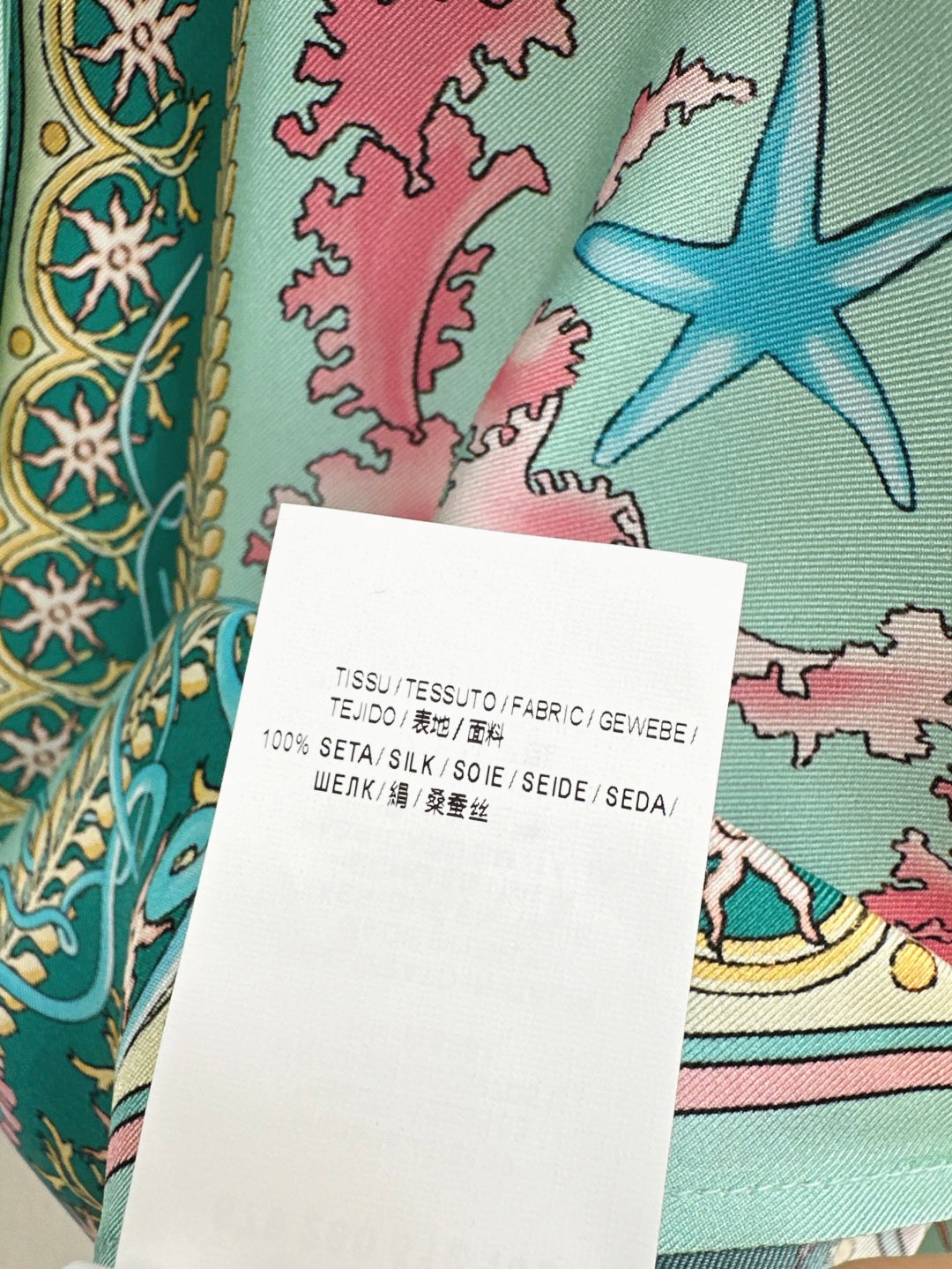 Versa* 25ss barocco silk shorts