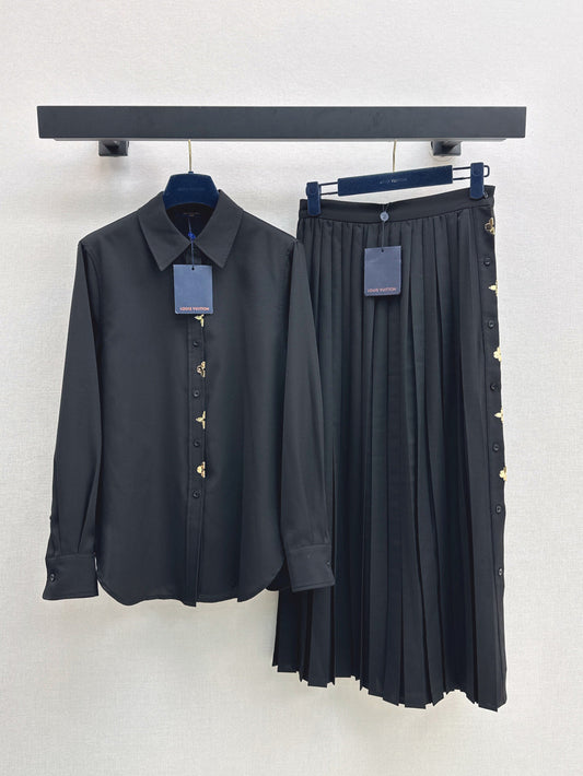 Loui* golden monogram flower accent shirt