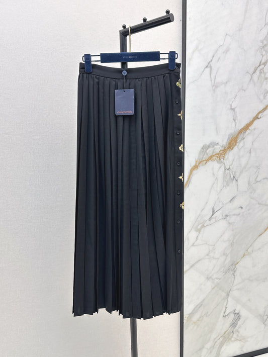 Loui* golden monogram flower accent skirt